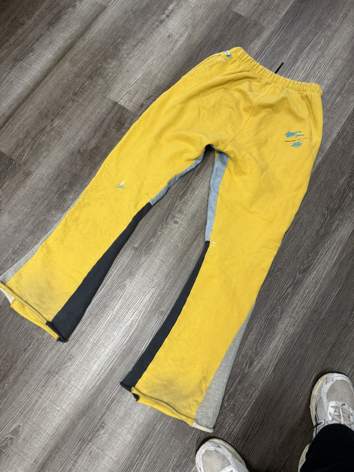 Gallery Dept. Gallery Dept Yellow Flare Sweatpants M Size US 30 / EU 46 - 6 Thumbnail