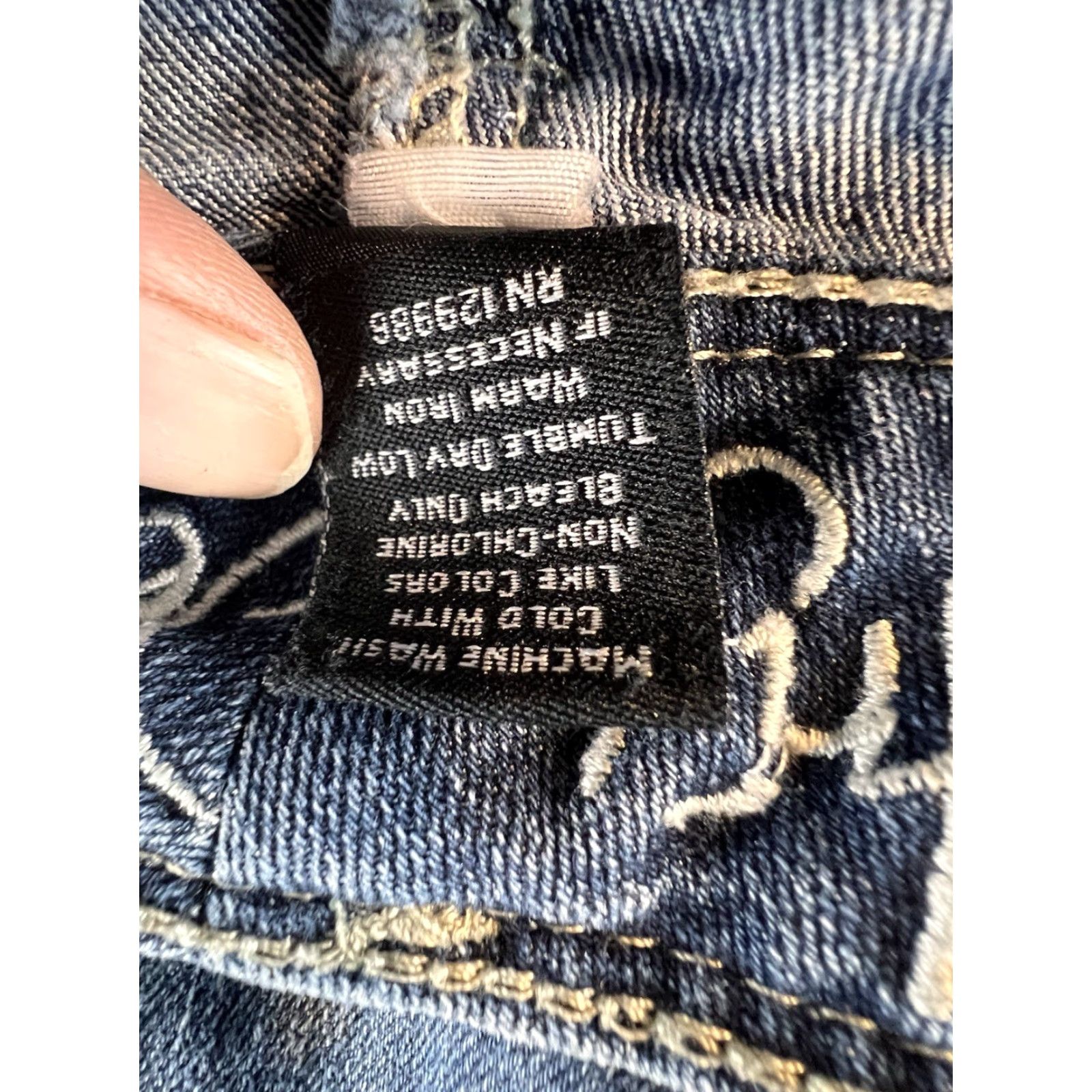 Vintage **Ariya Jeans Women's Curvy Low Rise 11/12 Regular Fit Blue Denim Jeans** User: **Ariya Jeans Women's Curvy Low Rise Blue Denim 11/12 Regular Fit** Size 32" / US 10 / IT 46 - 3 Thumbnail