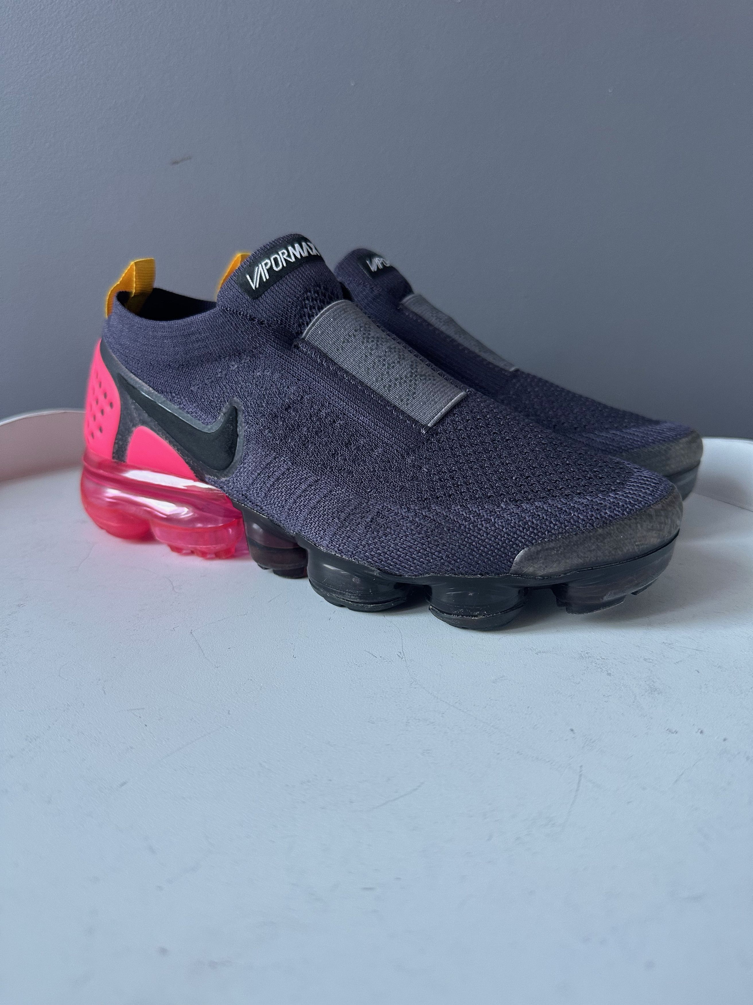Nike Nike Wmns Air VaporMax Moc 2 'Pink Blast' low top sneakers Size US 7 / IT 37 - 1 Thumbnail