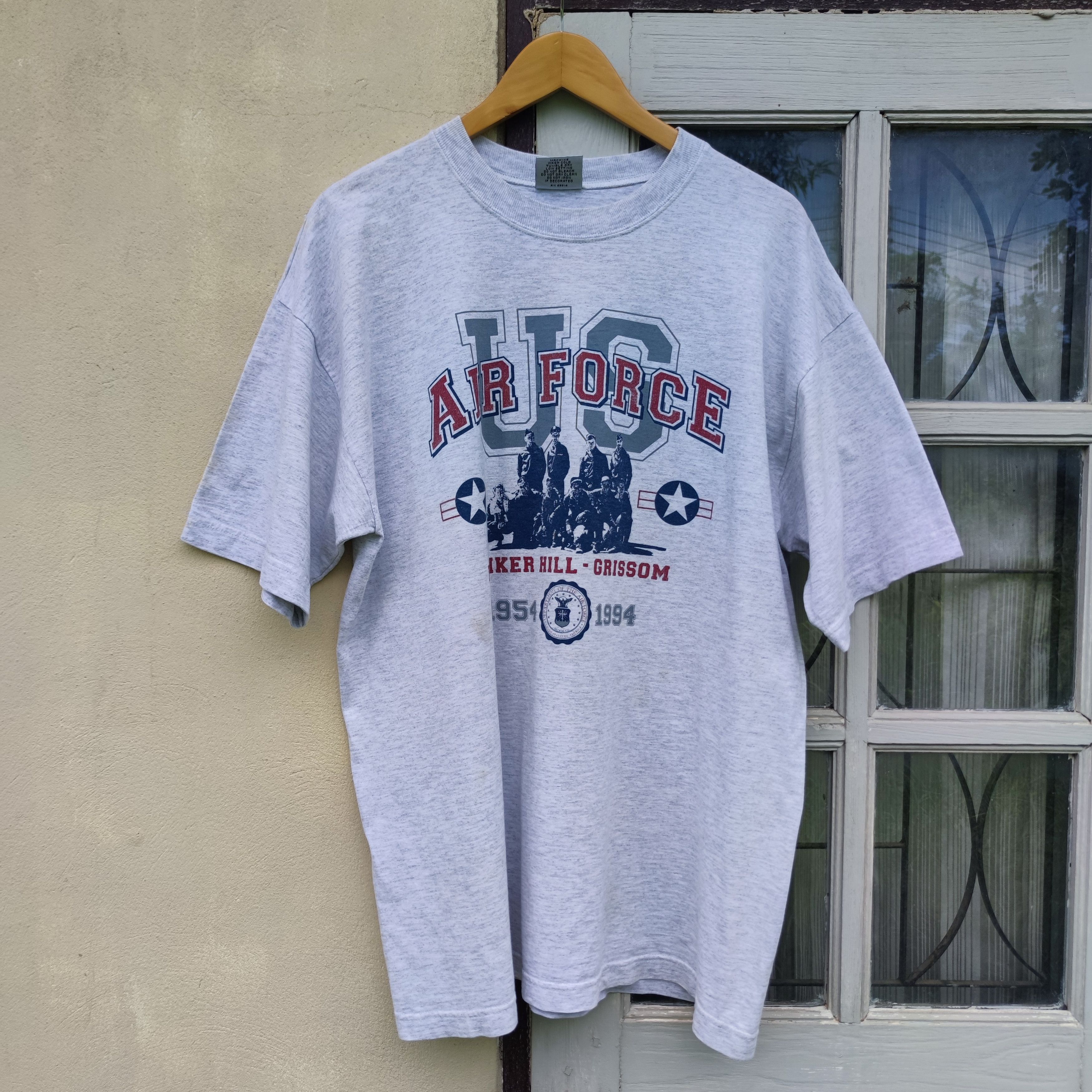 Vintage Vintage 90s US air force Bunkers Hill Grissom T Shirt Size US S / EU 44-46 / 1 - 1 Thumbnail