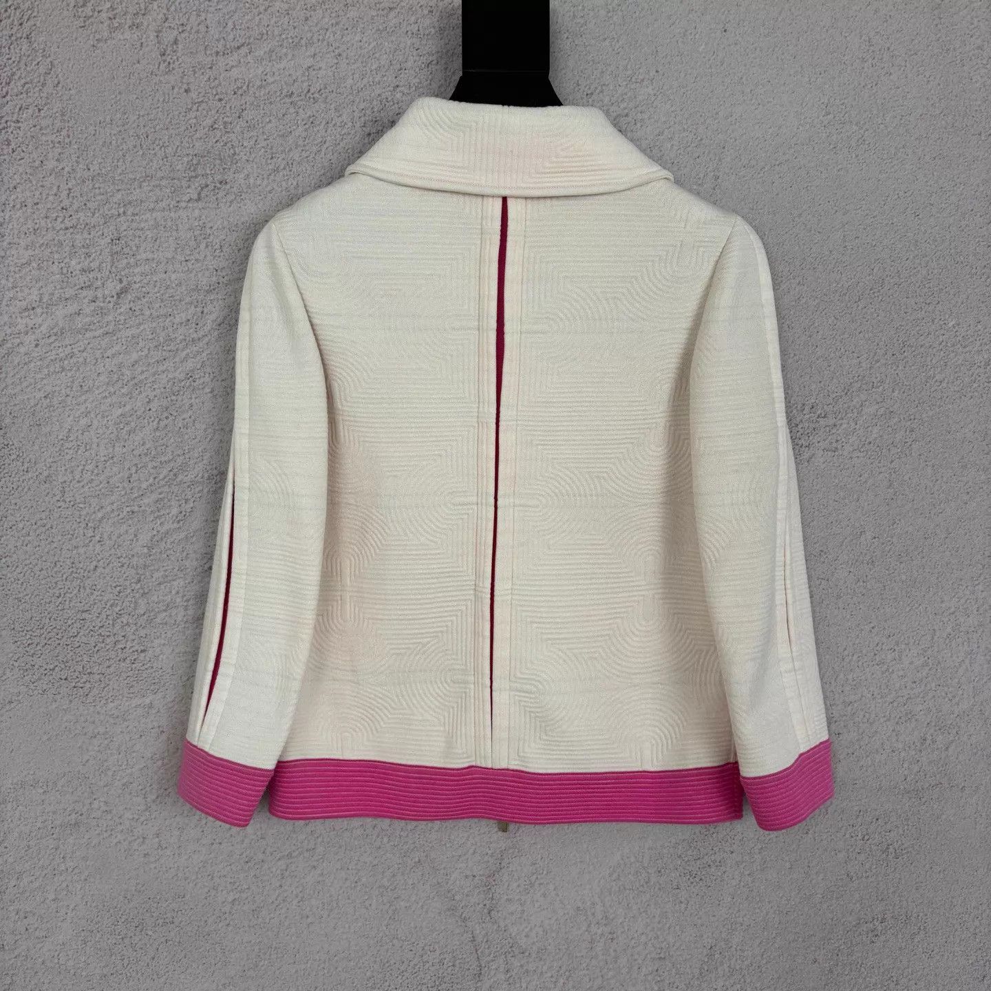 Chanel CHANEL Seoul Color Blocked Pink White Dainty Women's Jacket Size XS / US 0-2 / IT 36-38 - 2 Thumbnail