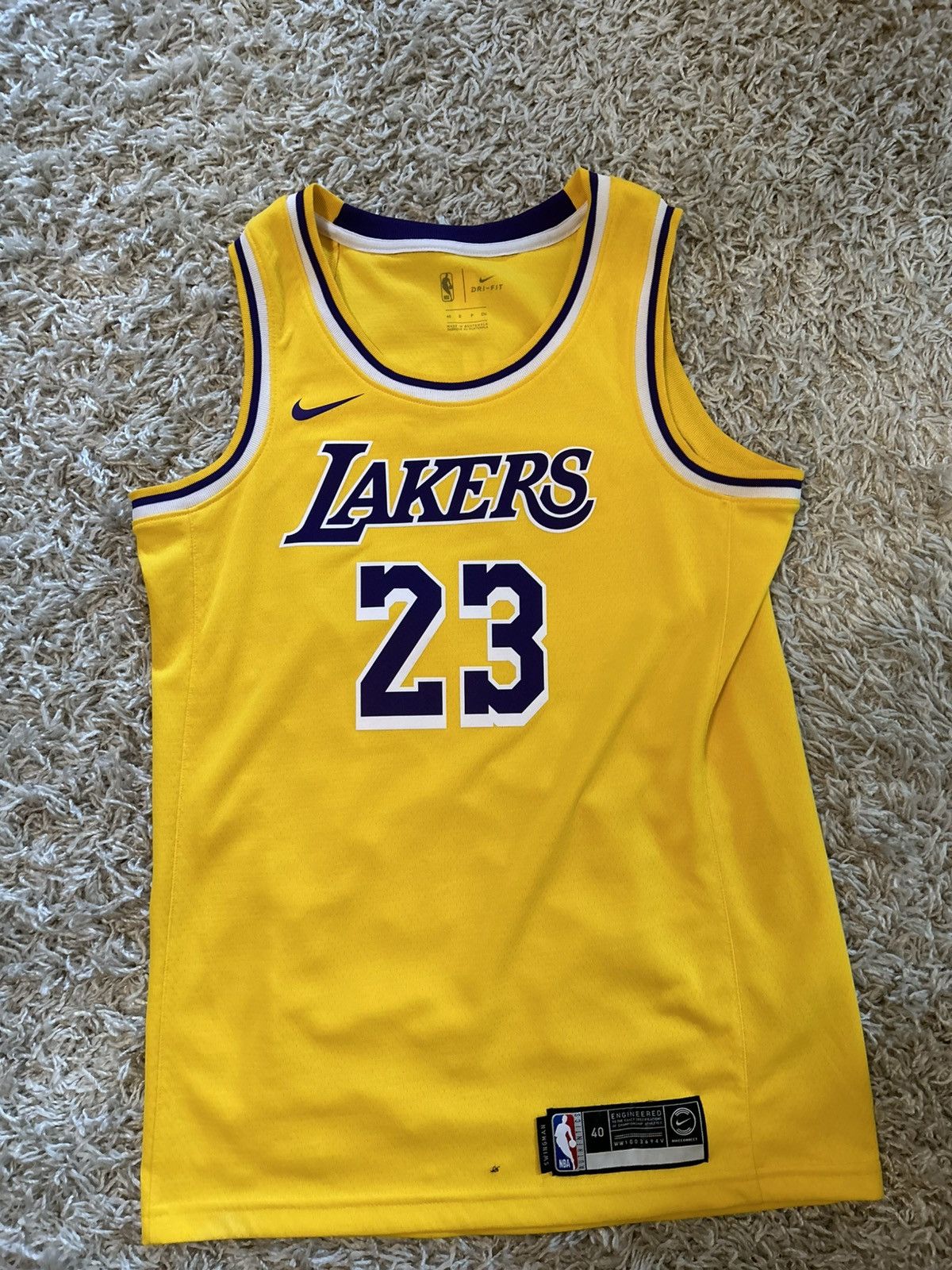 Nike Los Angeles lakers LeBron James Nike jersey size S Size US S / EU 44-46 / 1 - 3 Thumbnail