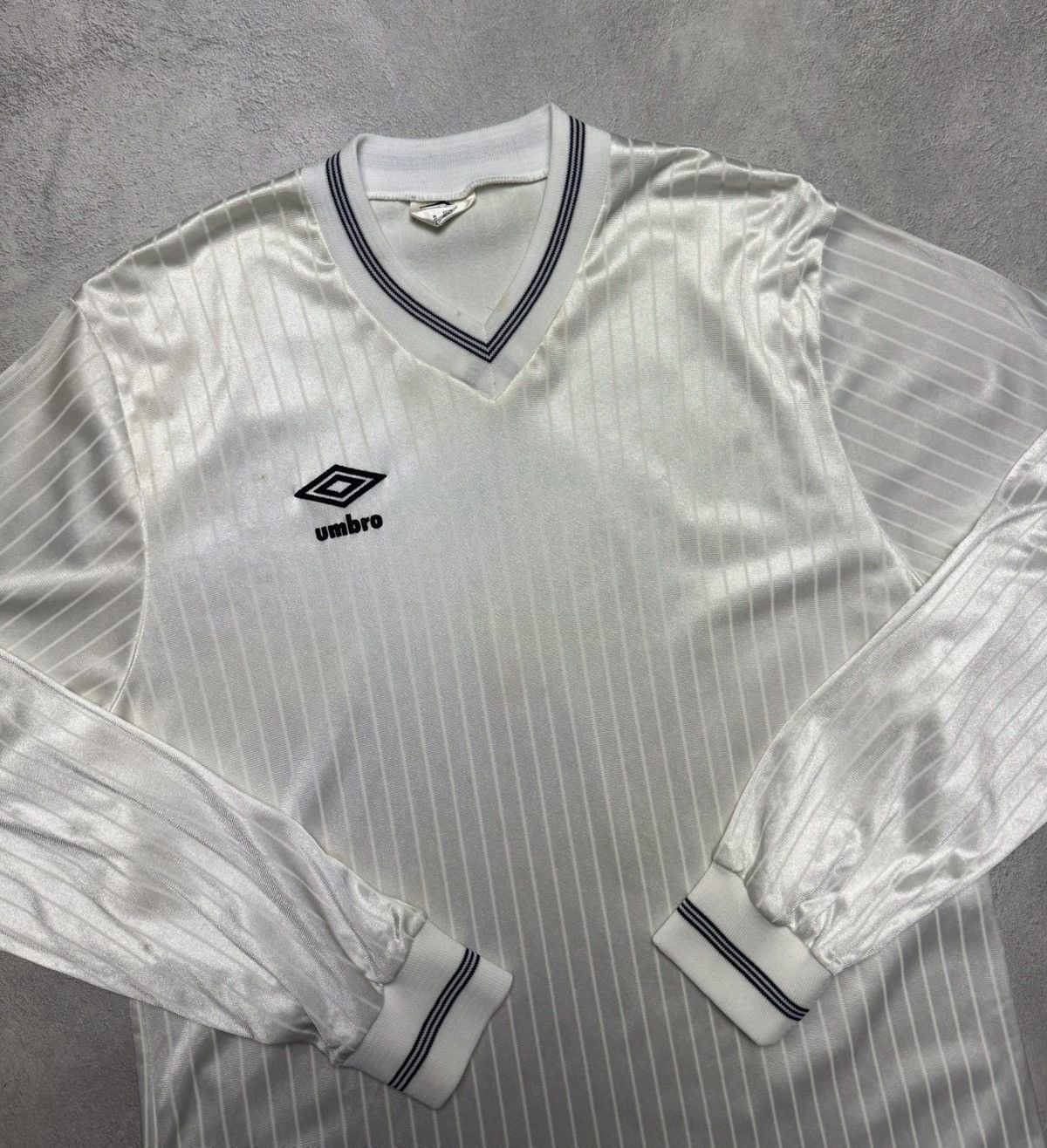Umbro 1980s Umbro Template Shirt Soccer Jersey Long Sleeve Vintage Size US L / EU 52-54 / 3 - 3 Thumbnail