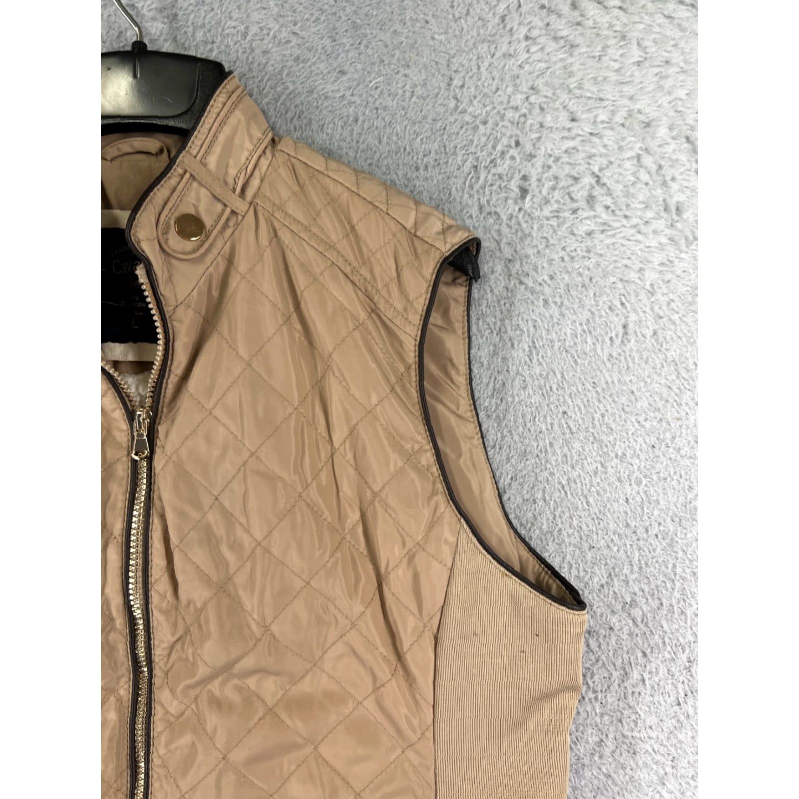 Vintage Cavalini Vest Womens Petite Large Beige Quilted 100% Polyester Sherpa Lined Zip Vest Beige Quilted Zip Womens Petite Large Cavalini Vest Size L / US 10 / IT 46 - 6 Thumbnail