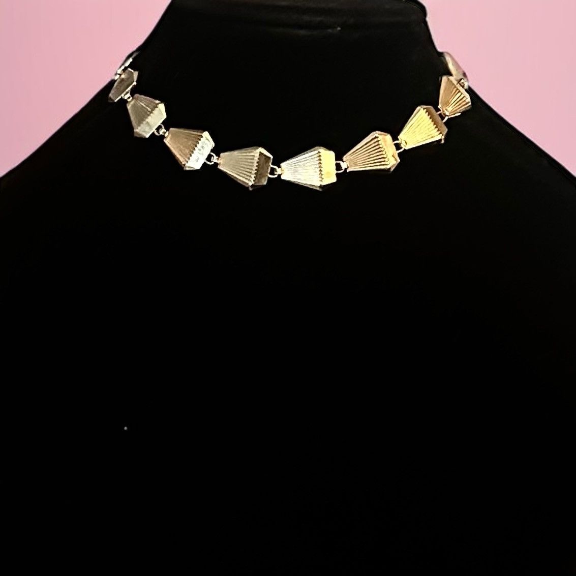 Vintage Vintage gold tone fluted pyramid link choker necklace Size ONE SIZE - 1 Thumbnail