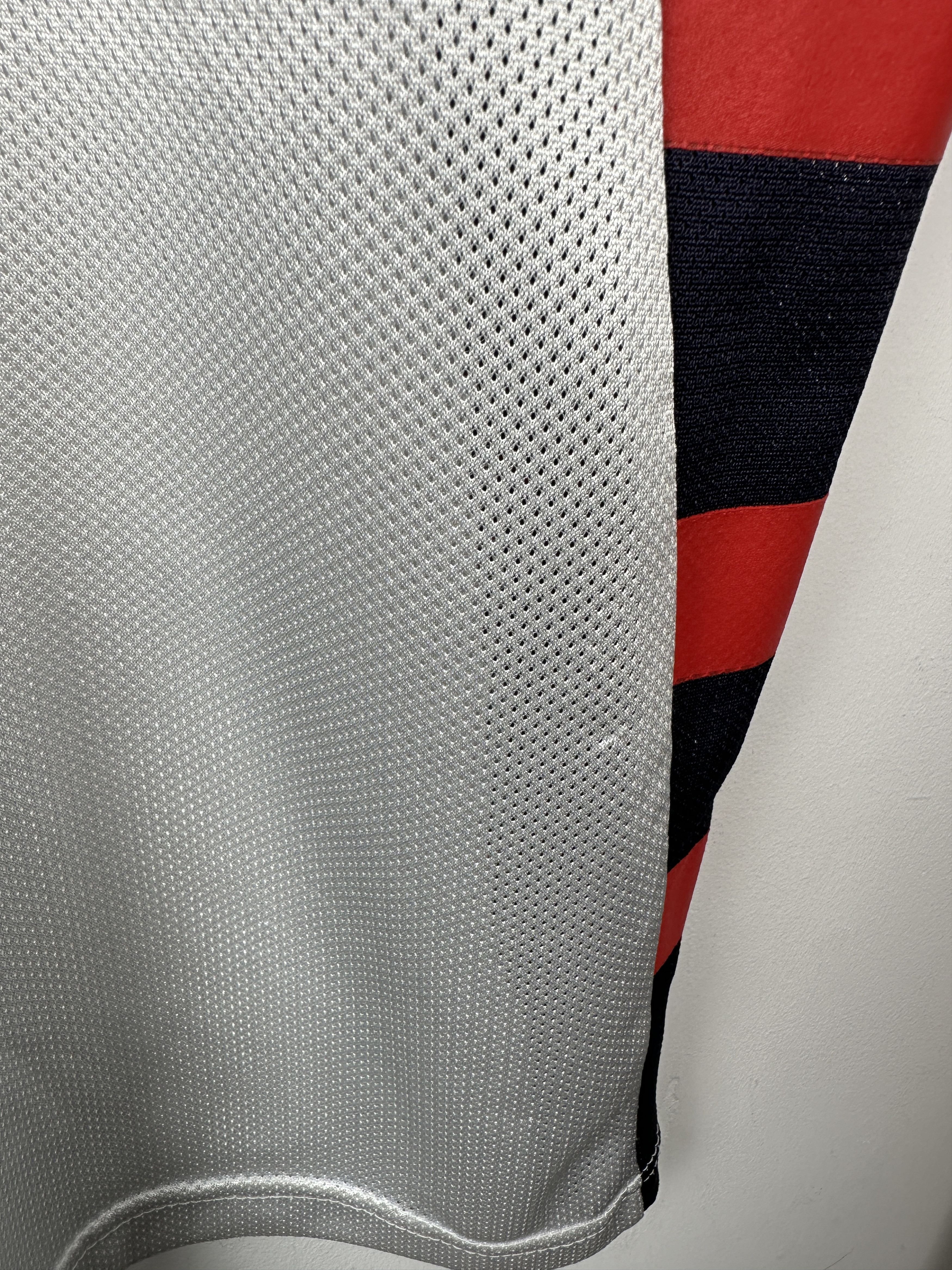 Reebok #6 McGrady USA Olympic Dream Team NBA Basketball Jersey Size US XL / EU 56 / 4 - 20 Thumbnail