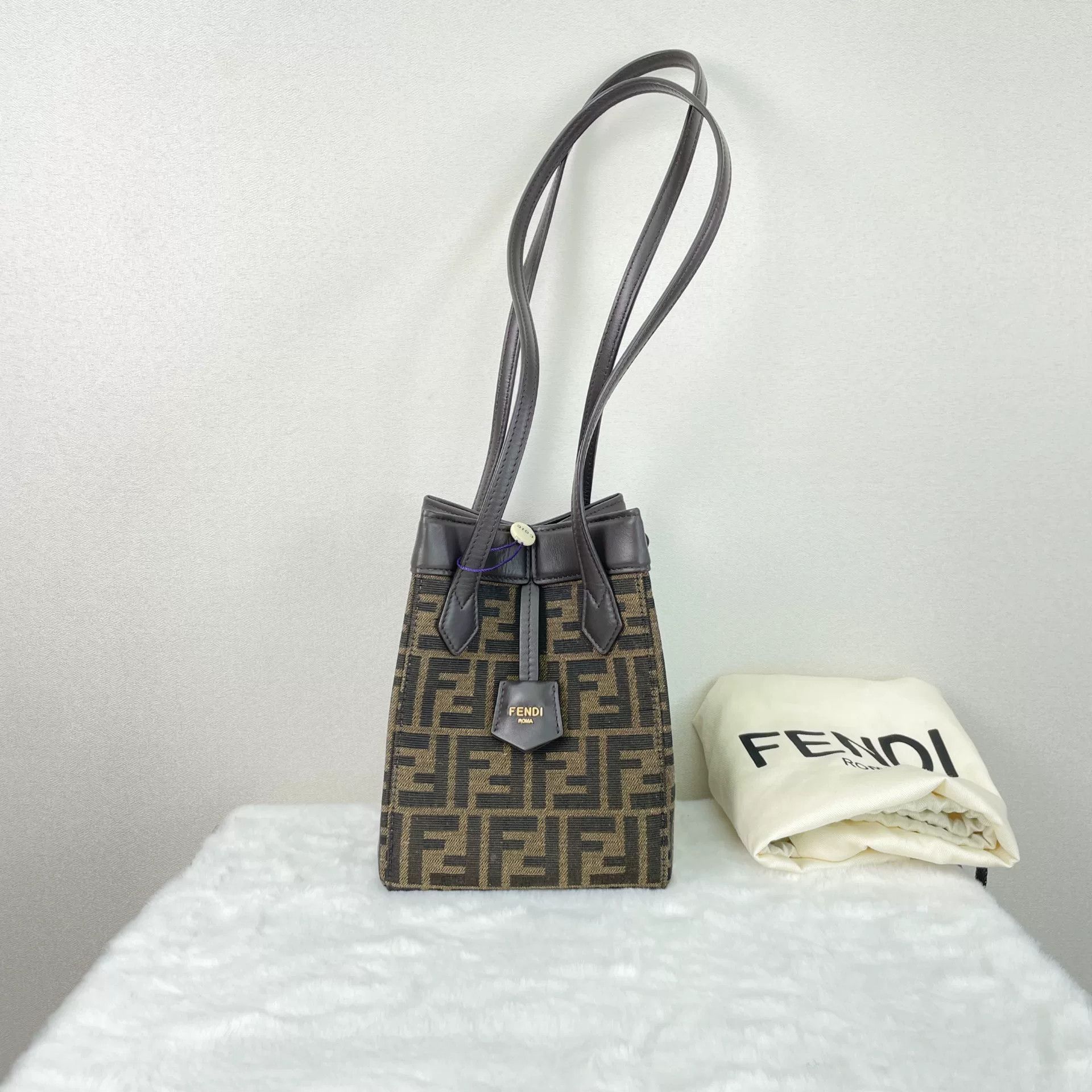 Fendi Pre-loved Bag Very good condition Size ONE SIZE - 1 Thumbnail