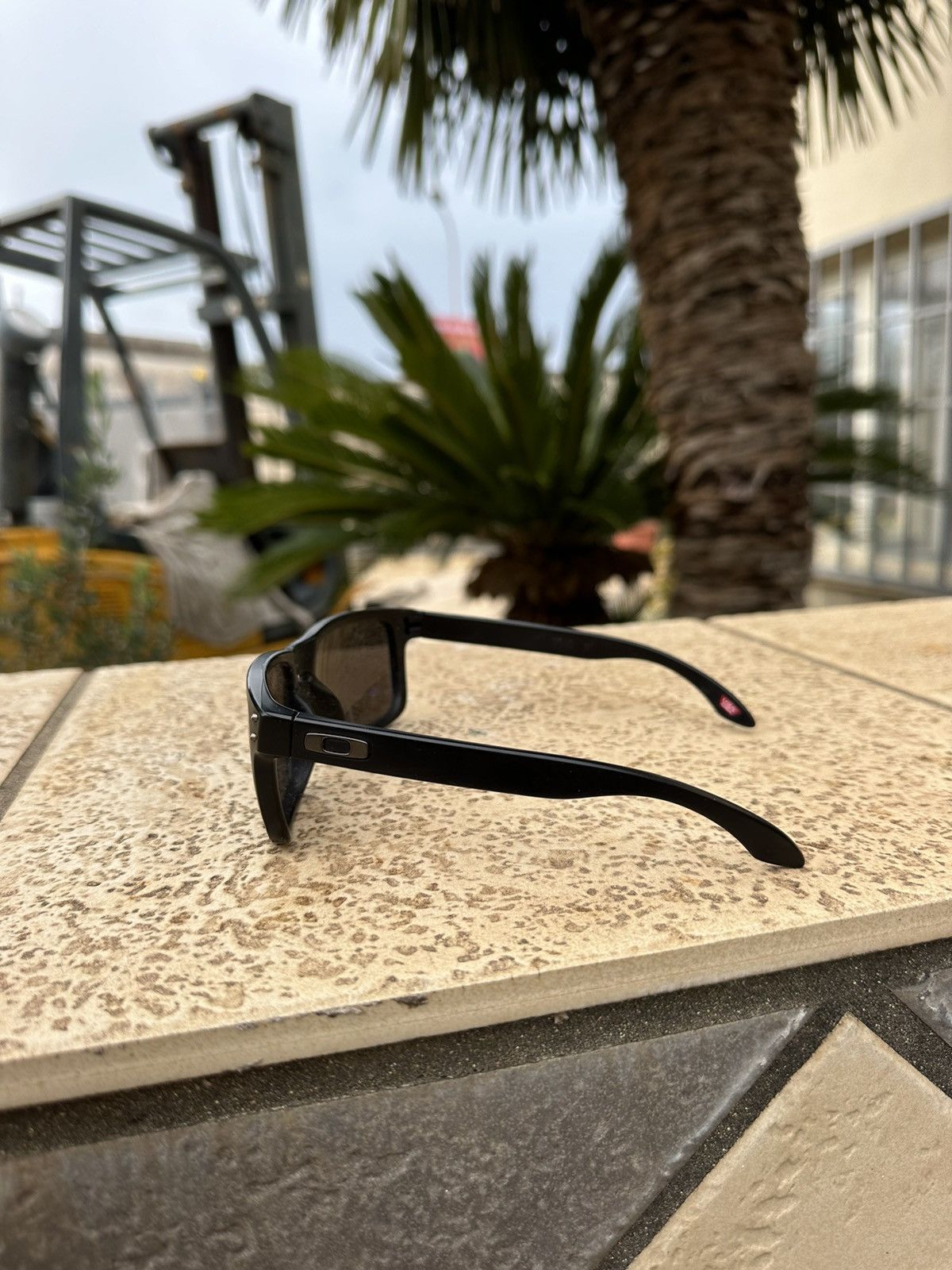 Oakley Oakley Sunglasses Black OO9102-D655 Size ONE SIZE - 3 Thumbnail