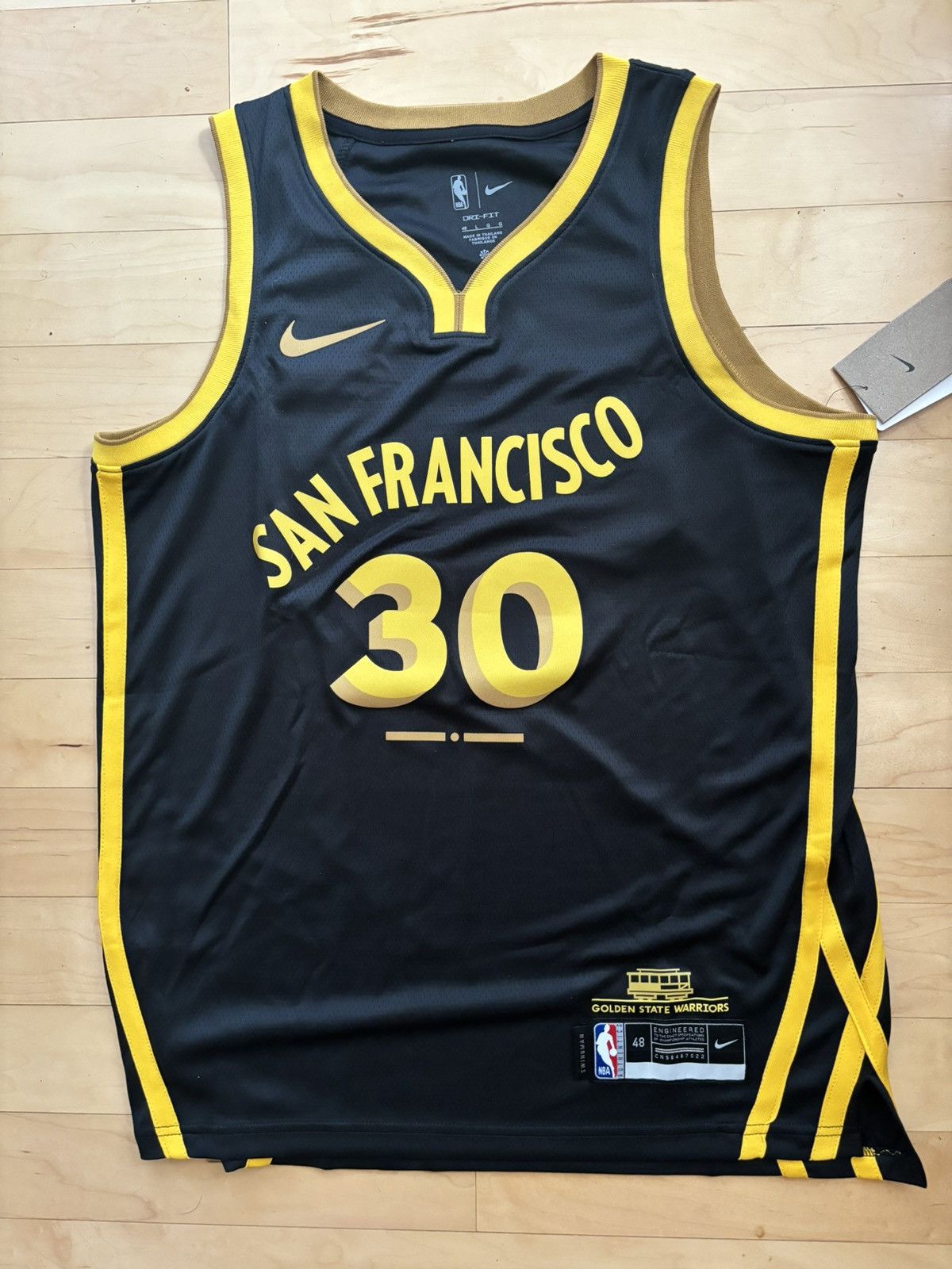 NBA Mens Steph Curry Golden State Warriors Jersey - Large Size US L / EU 52-54 / 3 - 1 Thumbnail