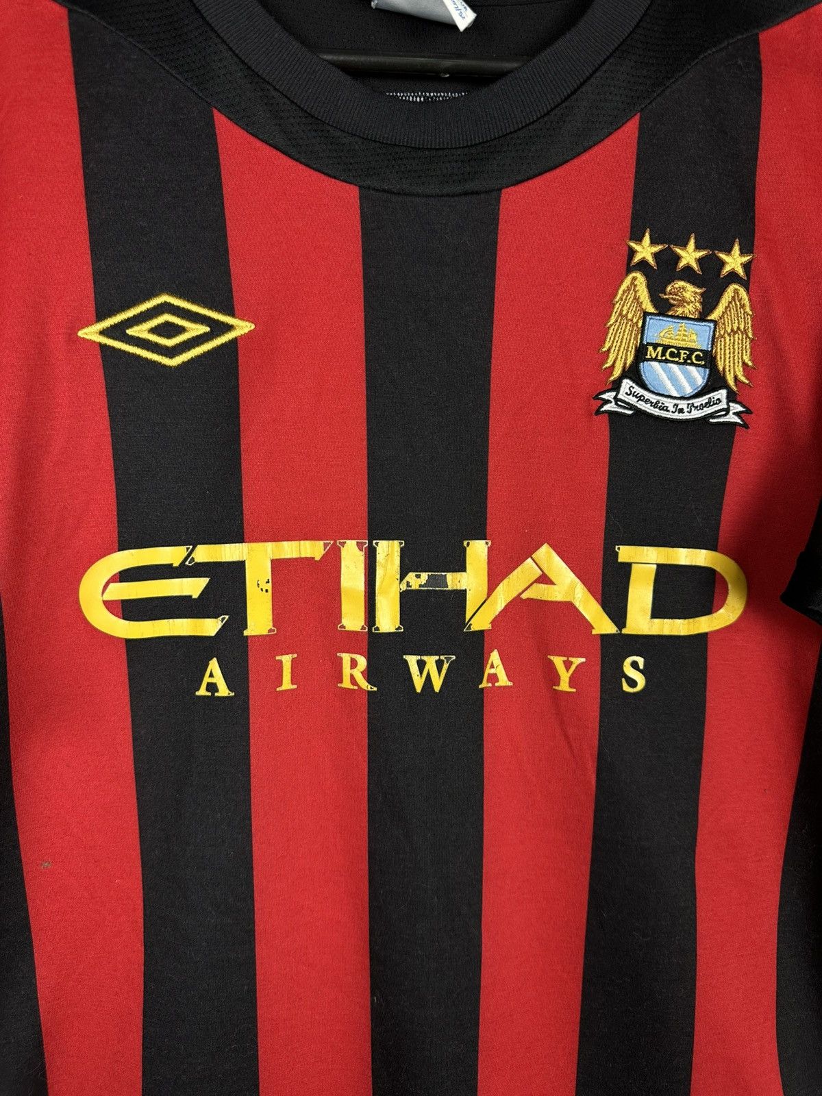 Umbro Umbro Manchester City Soccer Jersey 2011-12 Football Shirt Size US M / EU 48-50 / 2 - 4 Thumbnail