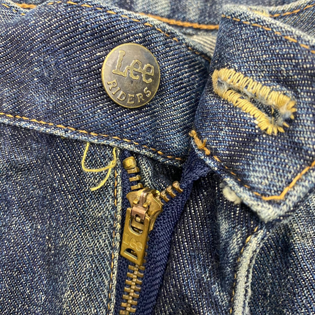 Lee 💥Flare💥Vintage Lee Riders Distressed Denim Size US 31 - 12 Thumbnail
