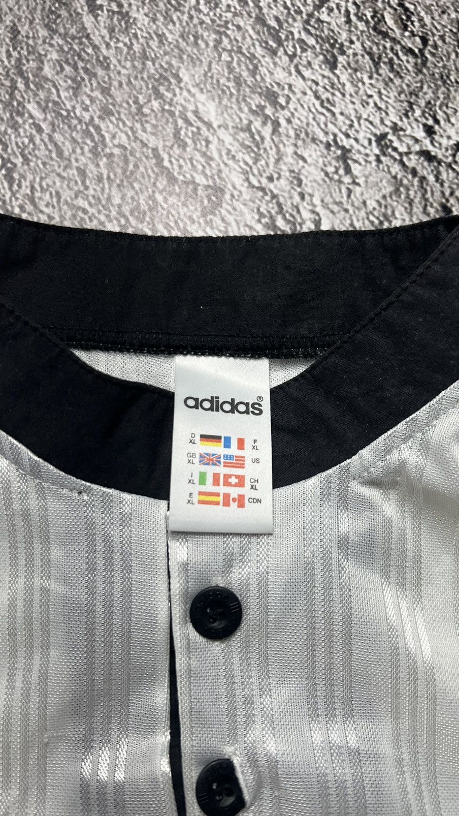 Adidas VTG 90’s adidas originals vintage jersey t shirt template Size US XL / EU 56 / 4 - 4 Thumbnail