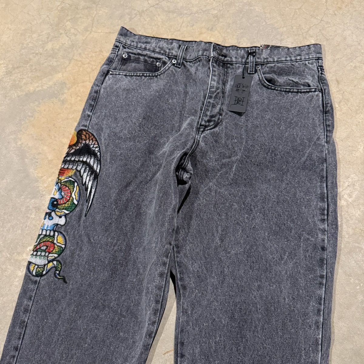Ed Hardy Brand New Ed Hardy Spellout Skull Tattoo Faded Baggy Jeans Size US 36 / EU 52 - 9 Thumbnail