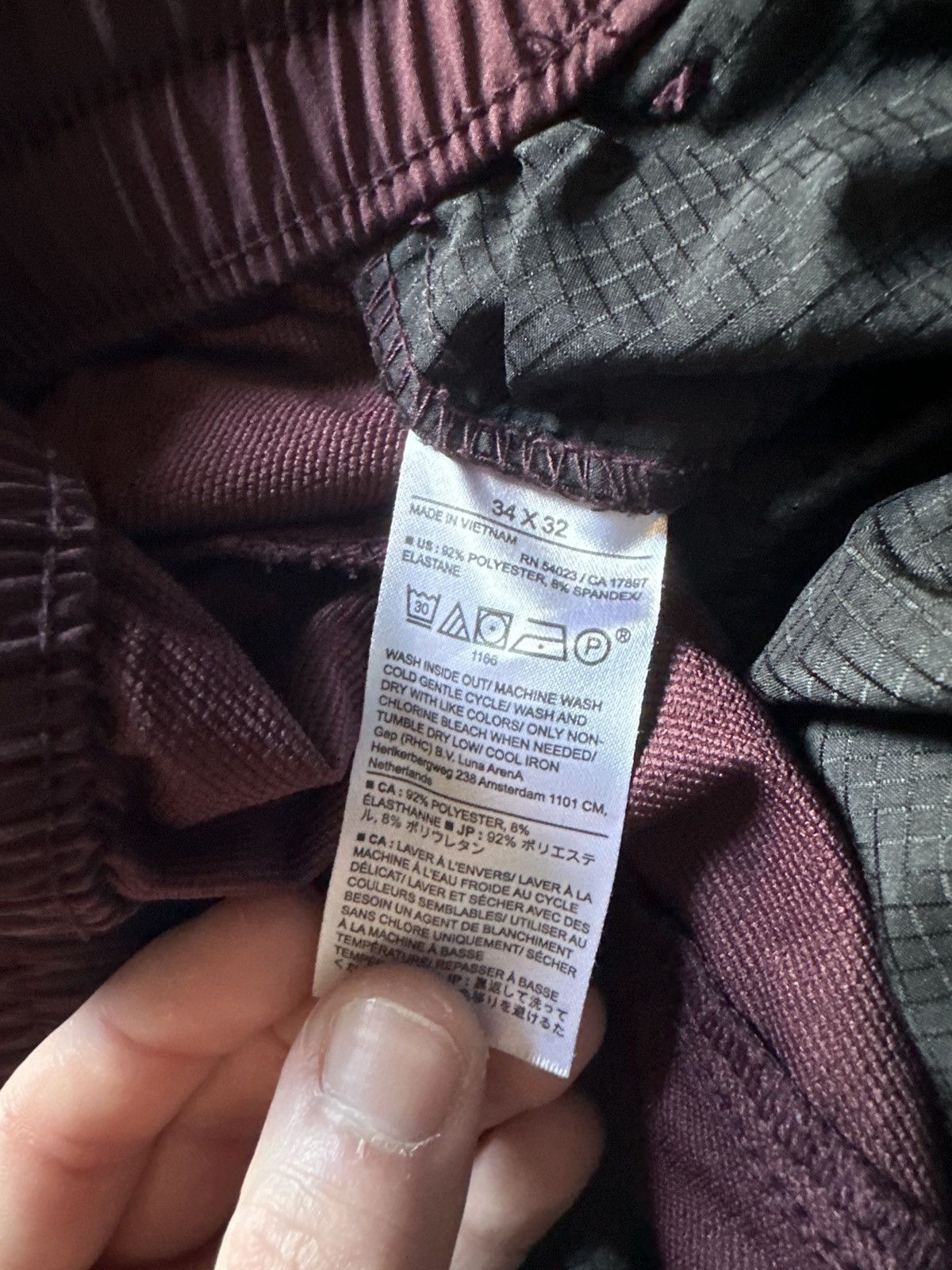 Banana Republic Banana Republic Tapered Pants (Burgundy, Slim Fit) Size US 34 / EU 50 - 4 Thumbnail