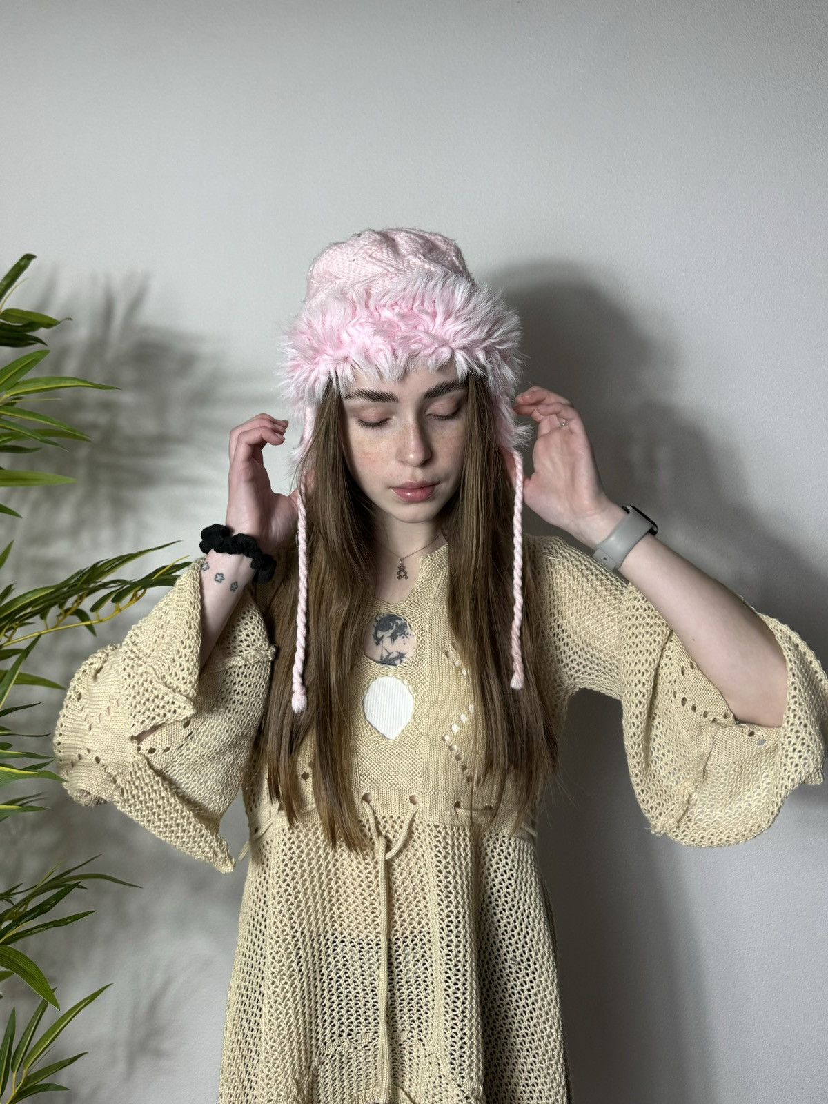 Vintage CUTE Y2K FLUFFY FUR MOHAIR USHANKA KNITTED PINK AVIATOR HAT Size ONE SIZE - 1 Thumbnail
