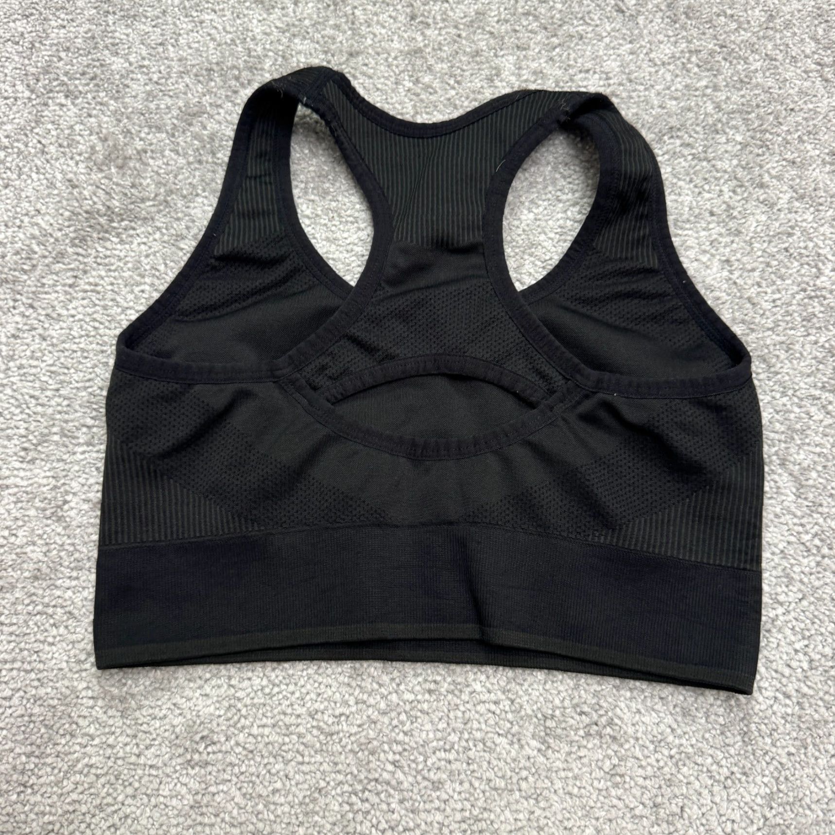 Under Armour VINTAGE Under Armour Women's Sports Bra Racerback Activewear Small Black Breathable Support Gym Size S / US 4 / IT 40 - 2 Thumbnail