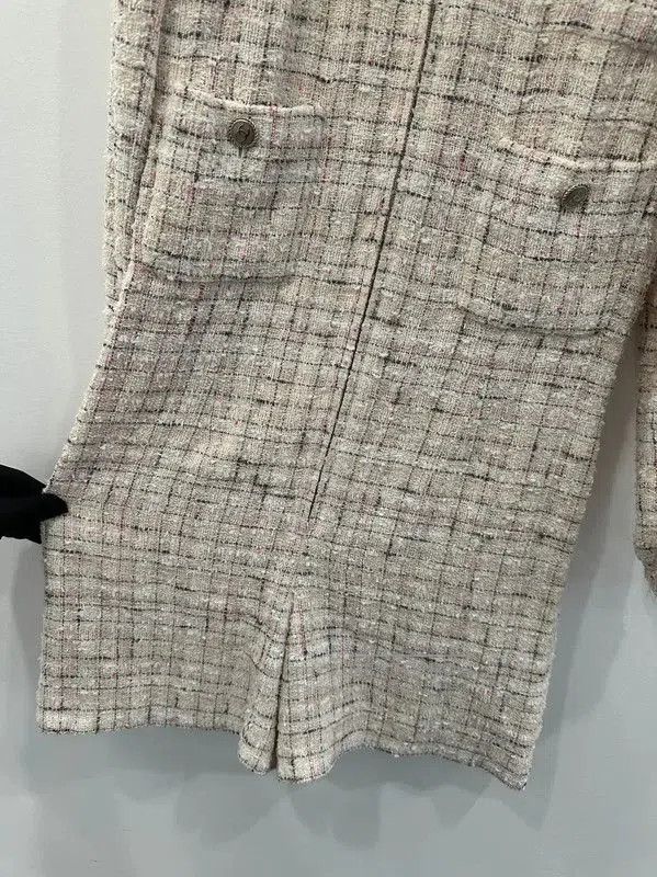 Chanel Chanel Tweed Long Sleeve Dress in White . Size M / US 6-8 / IT 42-44 - 4 Thumbnail