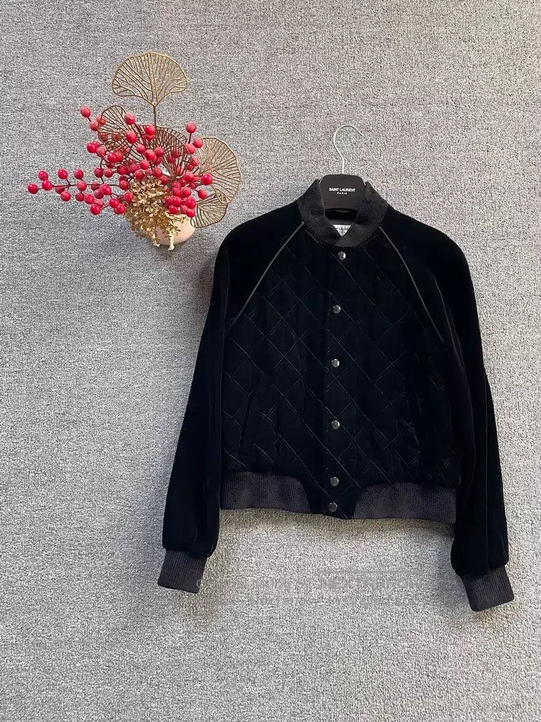 Saint Laurent Paris Saint Laurent Paris Black Velvet Diamond Quilted Cotton Ja Size XS / US 0-2 / IT 36-38 - 1 Thumbnail