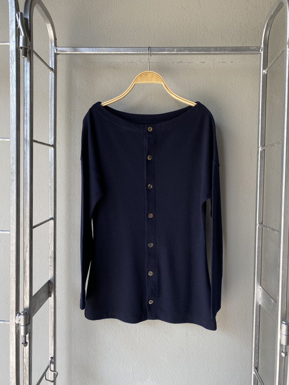 Comme des Garcons COMME des GARCONS Off-Shoulder Buttoned Top Size L / US 10 / IT 46 - 1 Thumbnail
