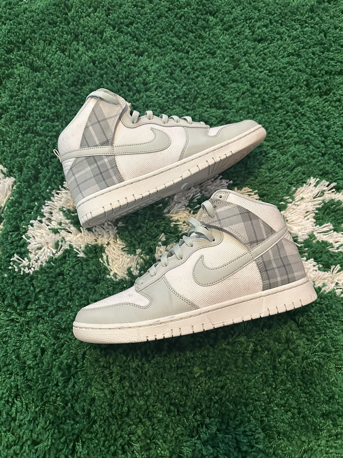 Nike Nike Dunk Hi Retro Plaid Sneakers 11 Size US 11 / EU 44 - 2 Thumbnail