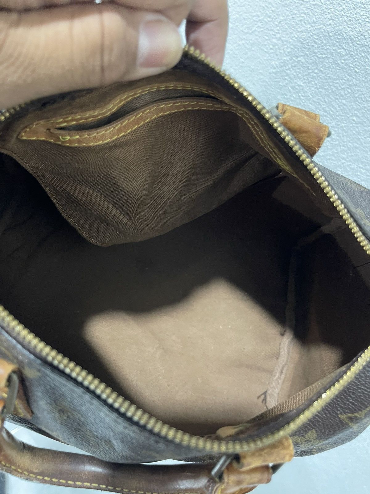 Louis Vuitton LOUIS VUTTON MONOGRAM SPEEDY 25 HAND BAG Size ONE SIZE - 15 Thumbnail