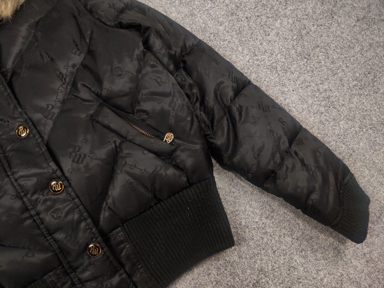 Rocawear Vintage y2k Rocawear Black Japan Fur Cropped Jacket LGB Size US S / EU 44-46 / 1 - 7 Thumbnail