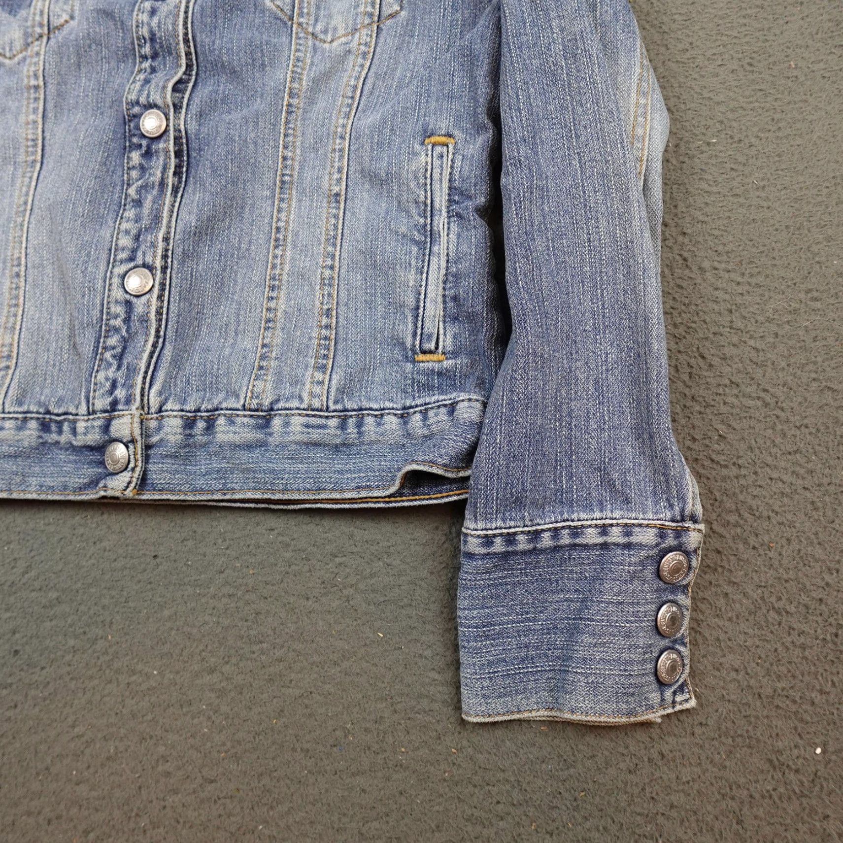 Levi's VINTAGE Levis Denim Jacket Womens Small Blue Fitted Trucker Button Front Mandarin Size S / US 4 / IT 40 - 2 Thumbnail