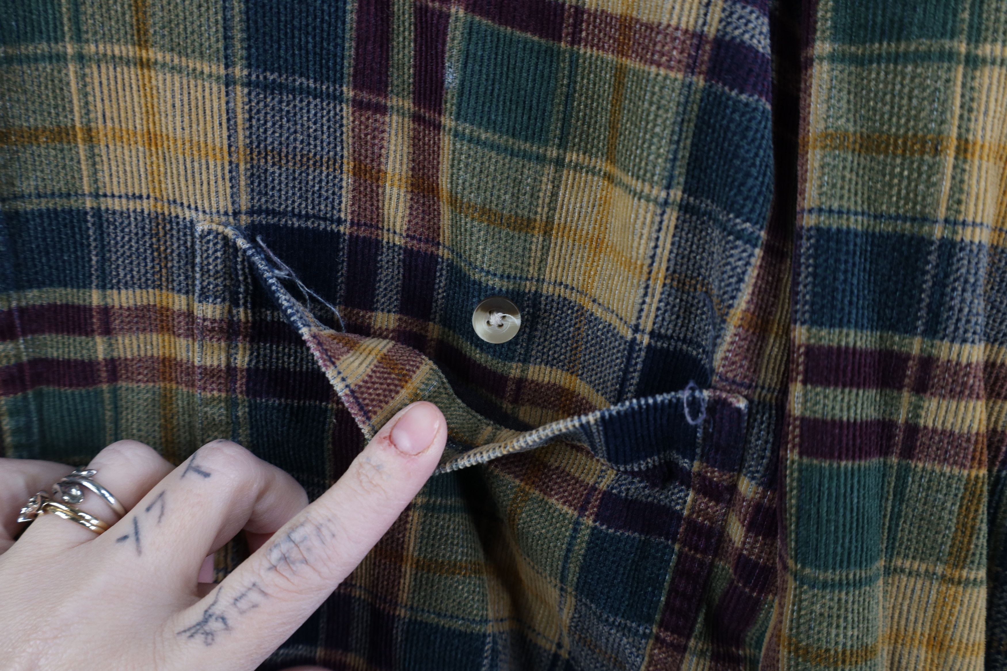 Vintage Vintage 90s Streetwear Rainbow Corduroy Button Down Shirt Size US L / EU 52-54 / 3 - 5 Thumbnail