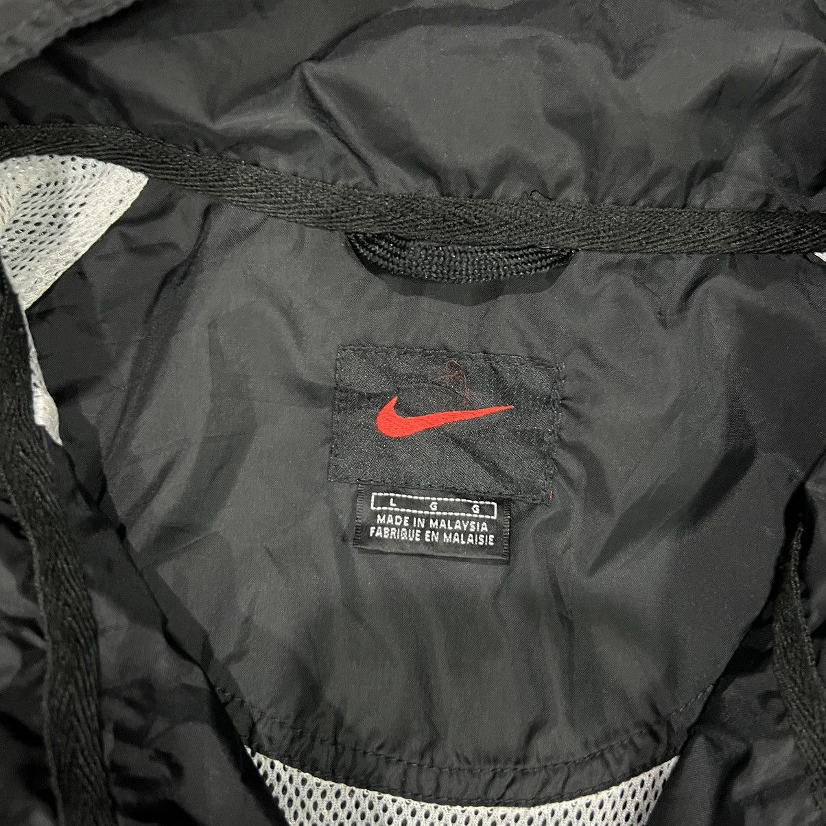 Nike Vintage Nike Windbreaker Jacket Size US L / EU 52-54 / 3 - 6 Thumbnail