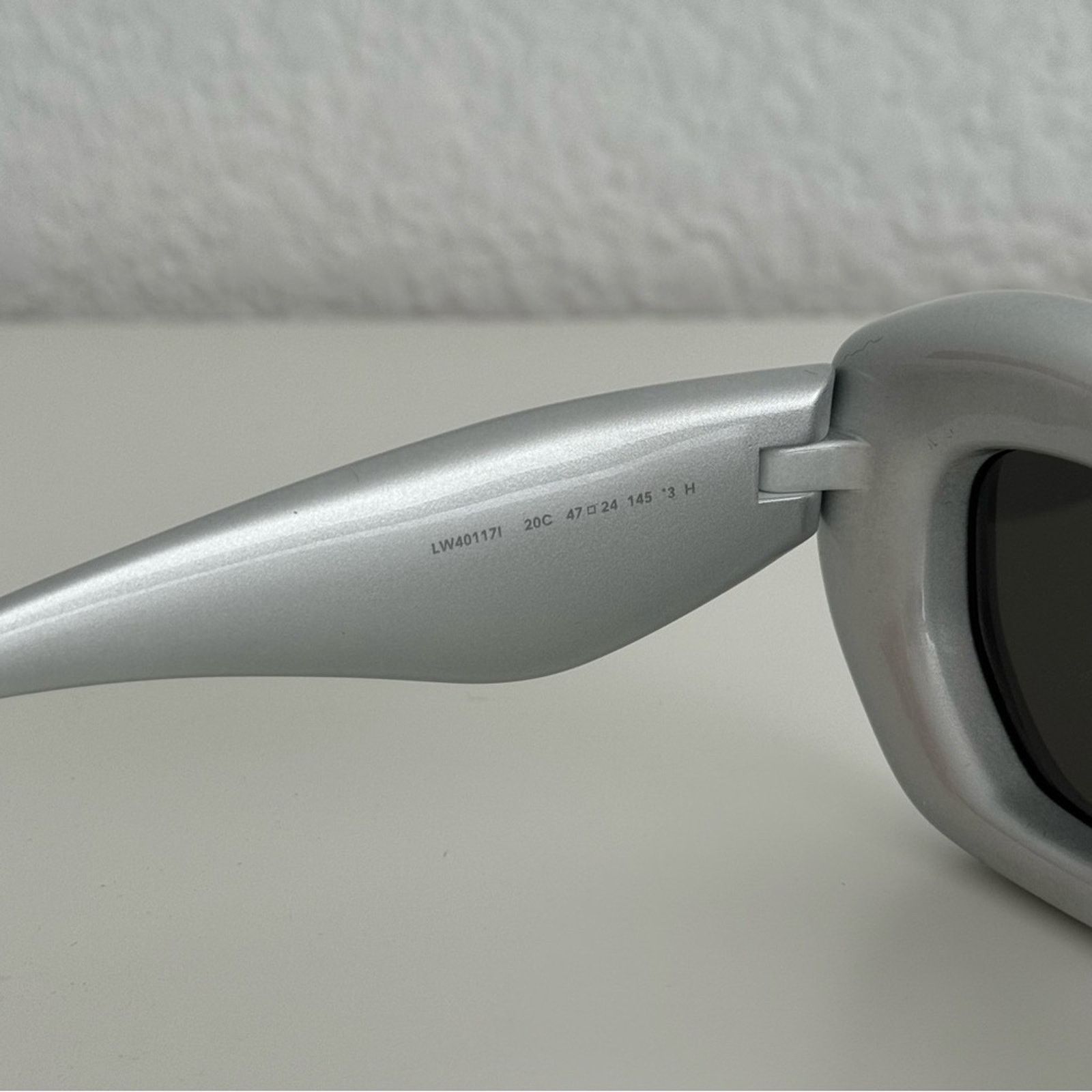 Loewe New! Loewe Silver Sunglasses LW40117I 20C, Authentic Size ONE SIZE - 10 Thumbnail