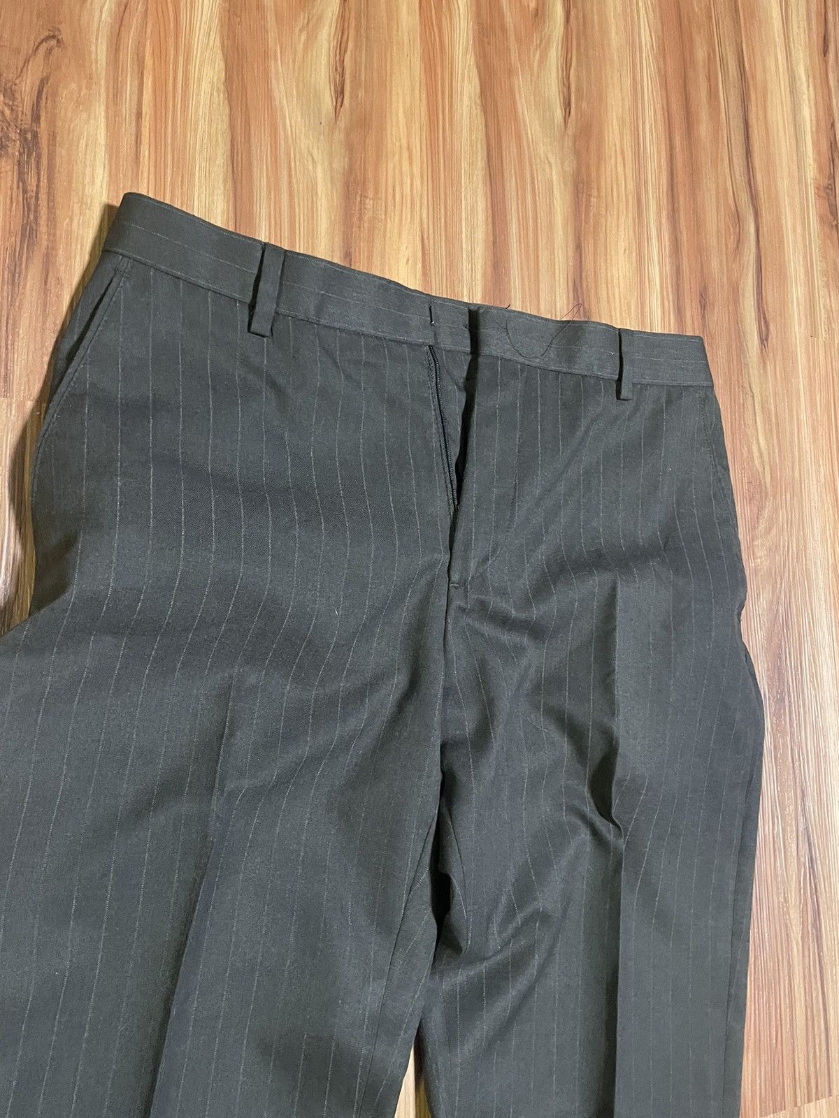 Banana Republic Brown pinstripe suit Size 42L - 9 Thumbnail