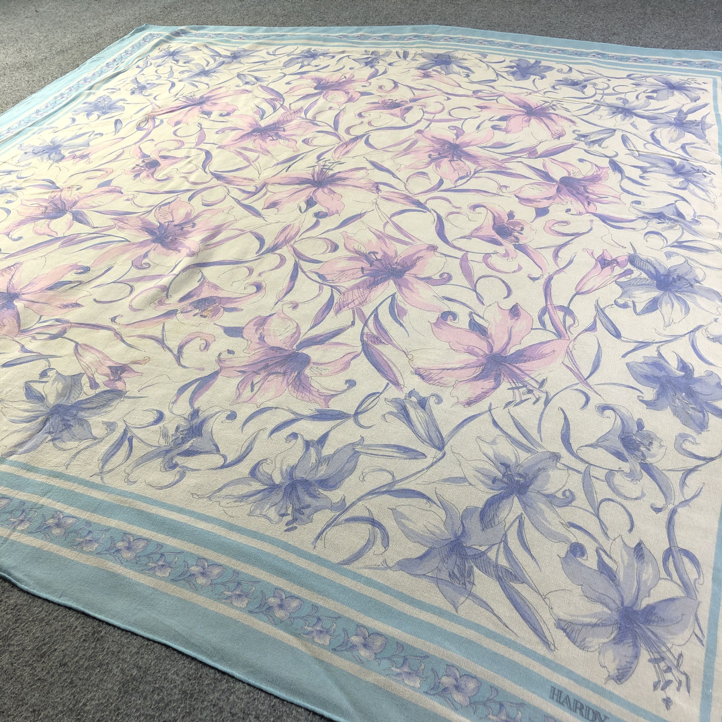 Hardy Amies Hardy Amies Floral Silk Scarf M1010 Size ONE SIZE - 3 Thumbnail
