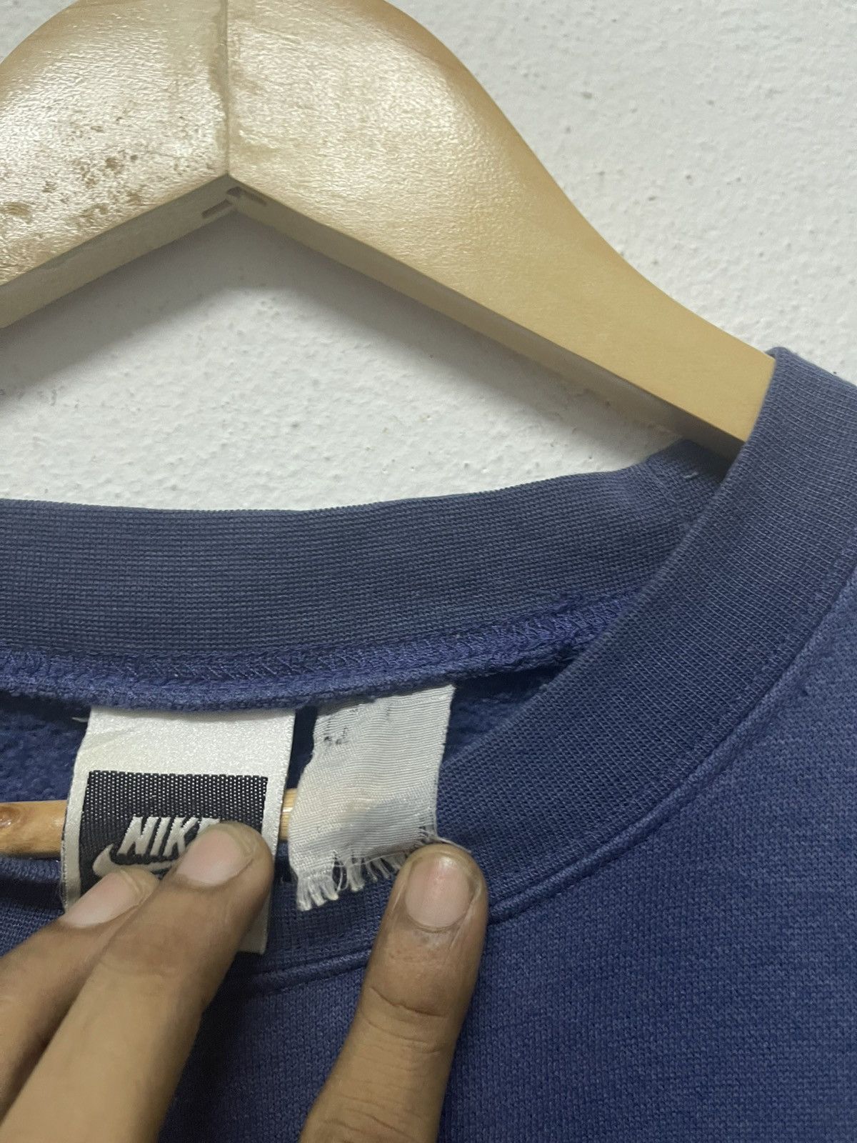 Jordan Brand × Nike × Vintage 90s NIKE AIR JORDAN EMBROIDERED LOGO CREWNECK NICELY FADED Size US L / EU 52-54 / 3 - 13 Thumbnail