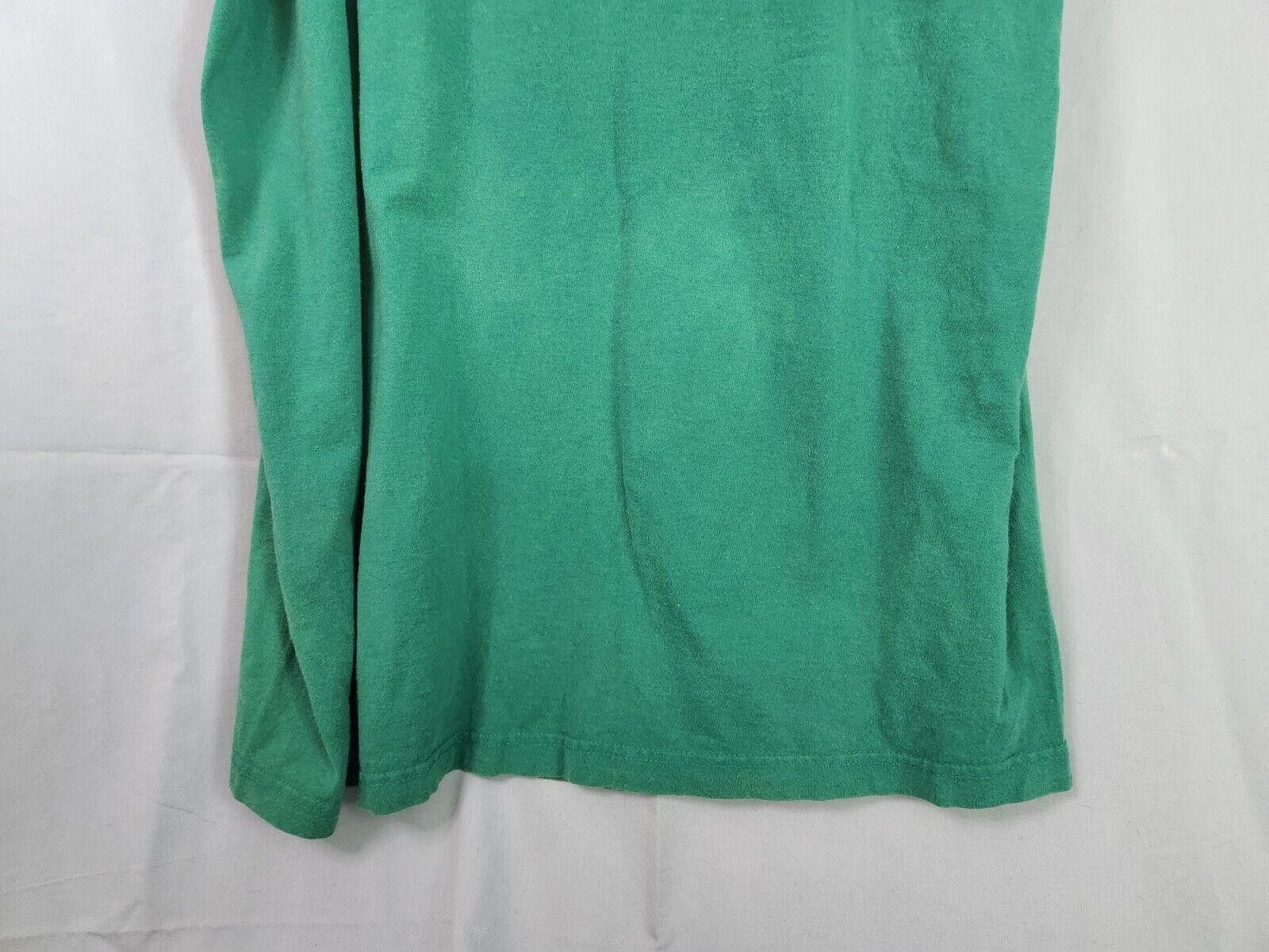 Designer Vintage Tweety Bird Christmas Pucker Up Tshirt Size XL Size US XL / EU 56 / 4 - 10 Thumbnail