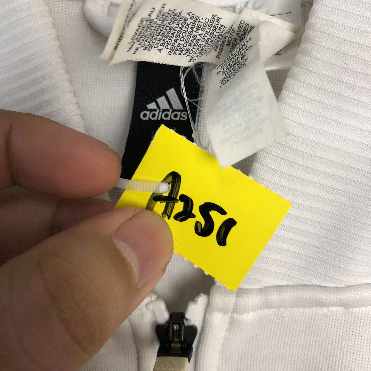 Adidas Adidas White Sweatshirt #A251 Size US M / EU 48-50 / 2 - 12 Thumbnail
