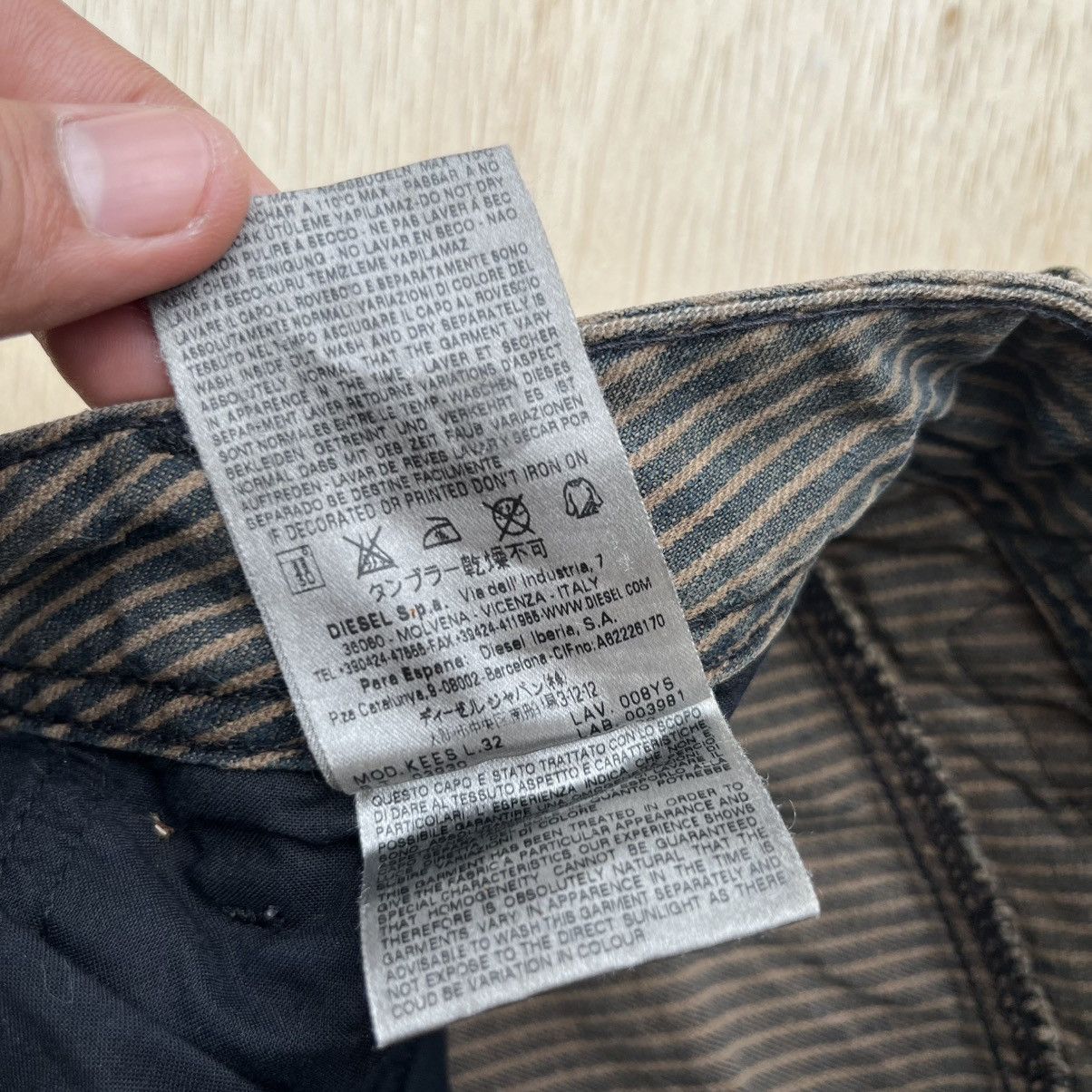 Diesel DIESEL INDUSTRY FLARED VTG LIKE SPREAD EVENLY OIL STAINS Size 26" / US 2 / IT 38 - 9 Thumbnail