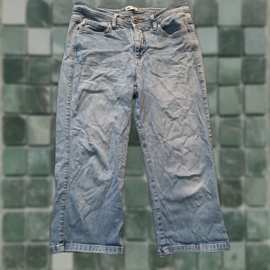 Lee Lee Jeans Womens Jeans 30x21 Blue Denim Straight Lower on the waist Womens 30x21 Blue Straight Jeans Size 30" / US 8 / IT 44 - 1 Thumbnail
