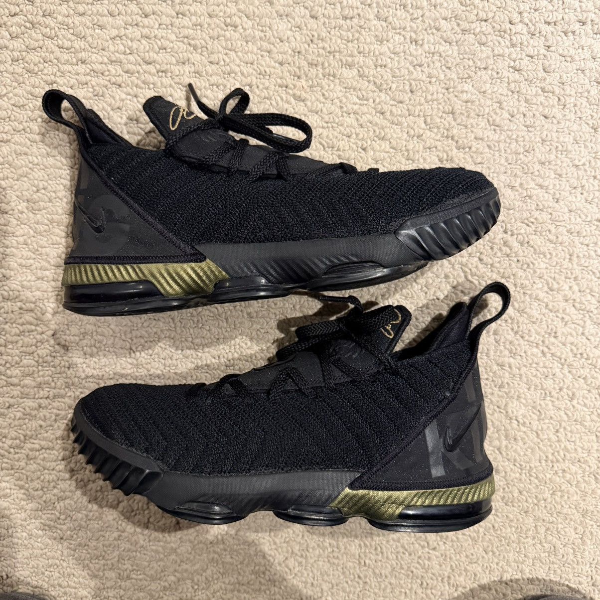 Nike Nike LeBron 16 I’m king black and gold size 7Y/W 8.5 Size US 7 / EU 40 - 4 Thumbnail