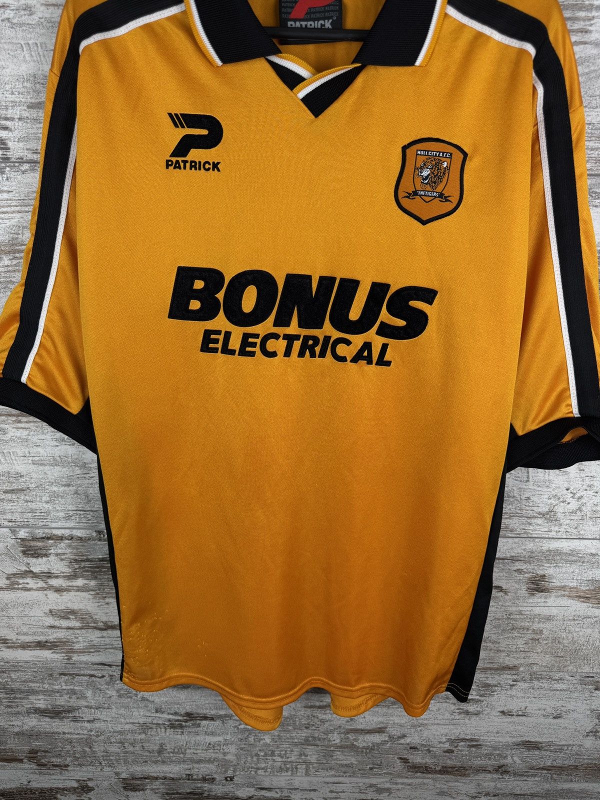Vintage Mens Vintage Patrick Hull City tigers home T-shirt jersey Size US S / EU 44-46 / 1 - 4 Thumbnail