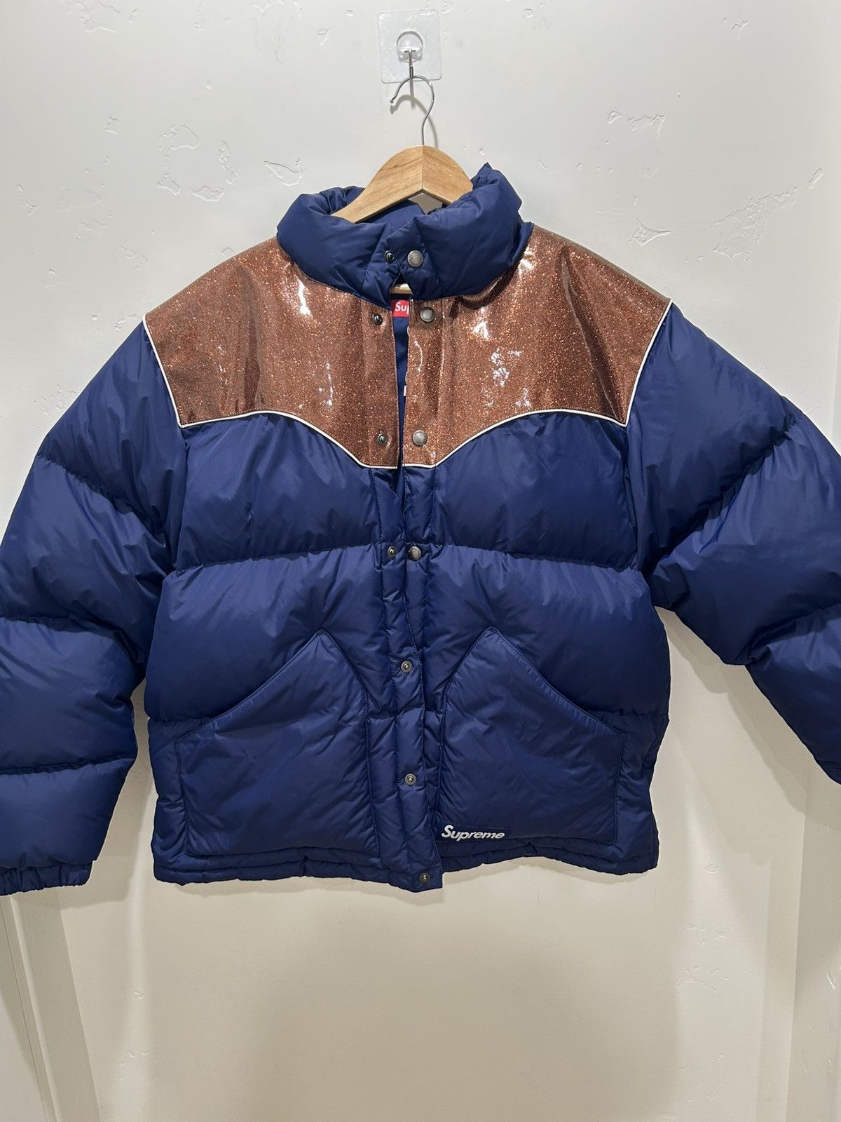 Supreme Supreme navy glitter puffer Size US L / EU 52-54 / 3 - 1 Thumbnail