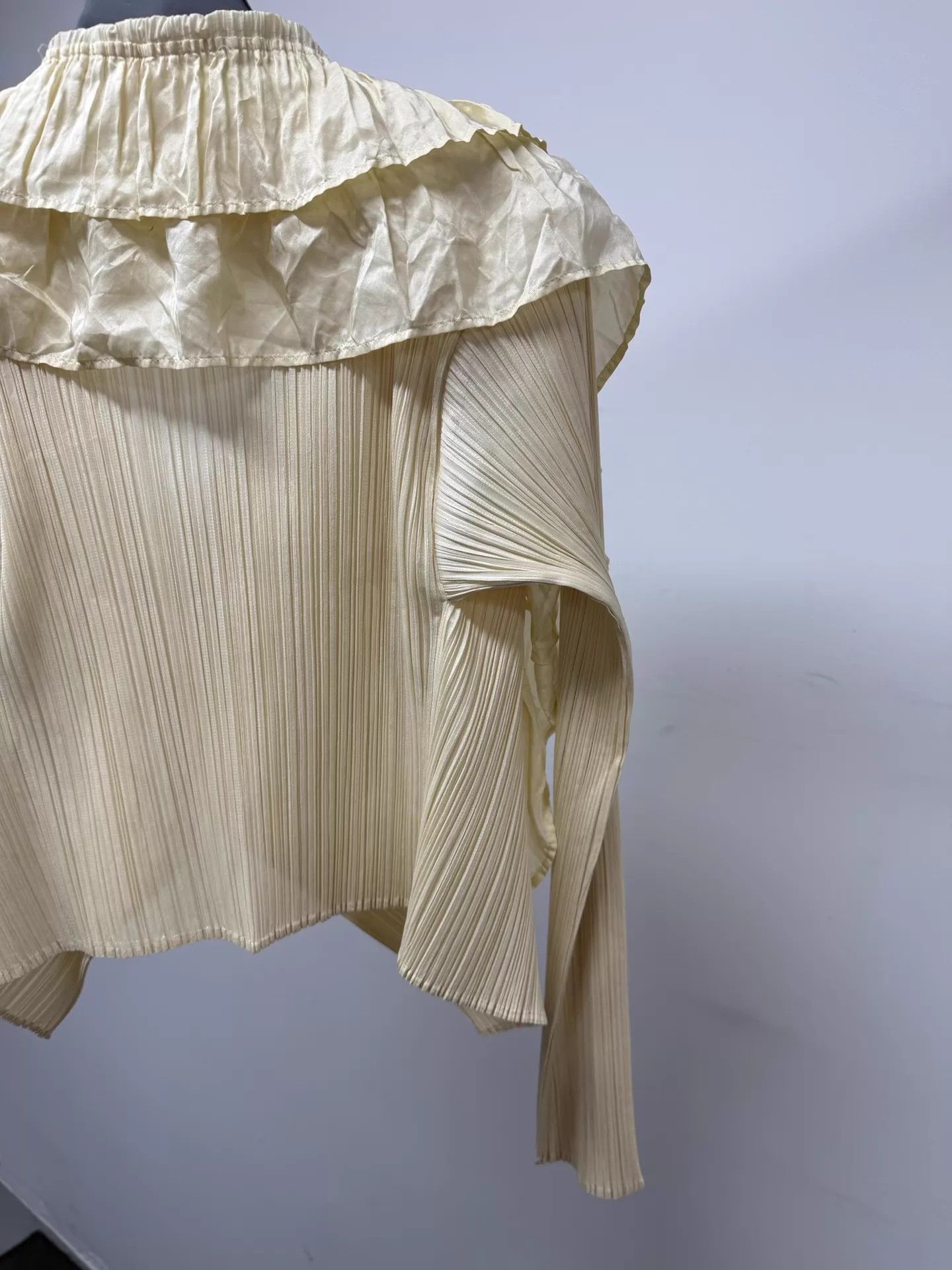 Issey Miyake Issey Miyake Pleated Ruffle Women's Blouse Made in Japan Size XL / US 12-14 / IT 48-50 - 7 Thumbnail