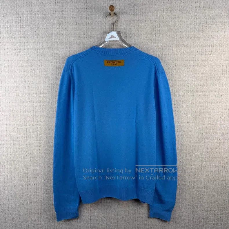 Louis Vuitton Louis Vuitton Solid embossed logo crewneck sweater Size US L / EU 52-54 / 3 - 3 Thumbnail
