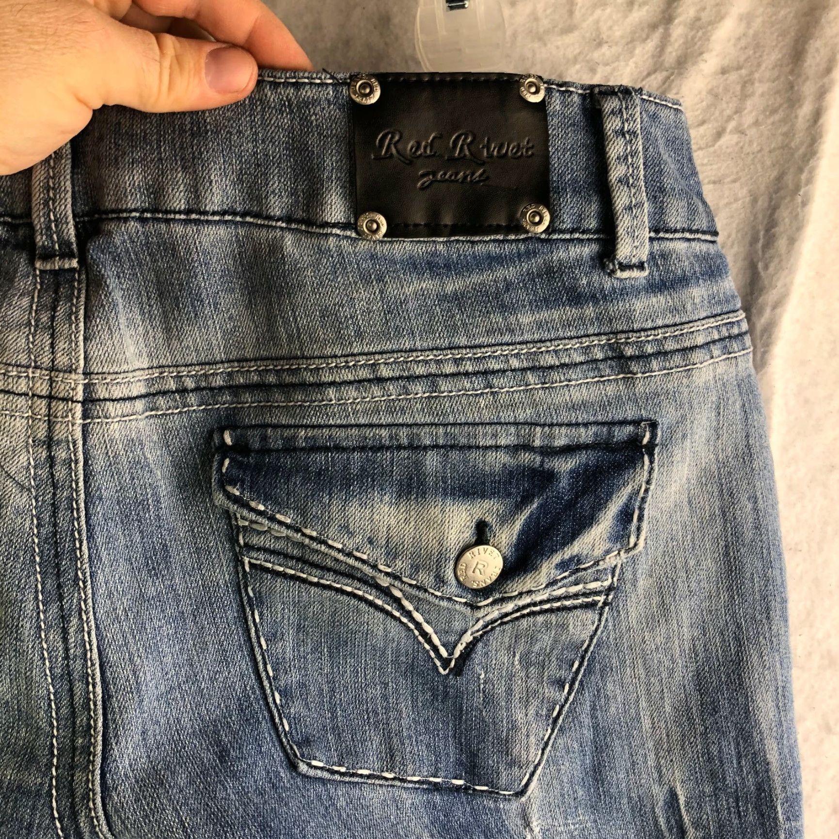 Denime Red Rivet Womens Jeans Mid Rise Medium Wash Blue Denim Size 11 Straight Cotton Denim 29in Inseam Womens Size 32" / US 10 / IT 46 - 6 Thumbnail