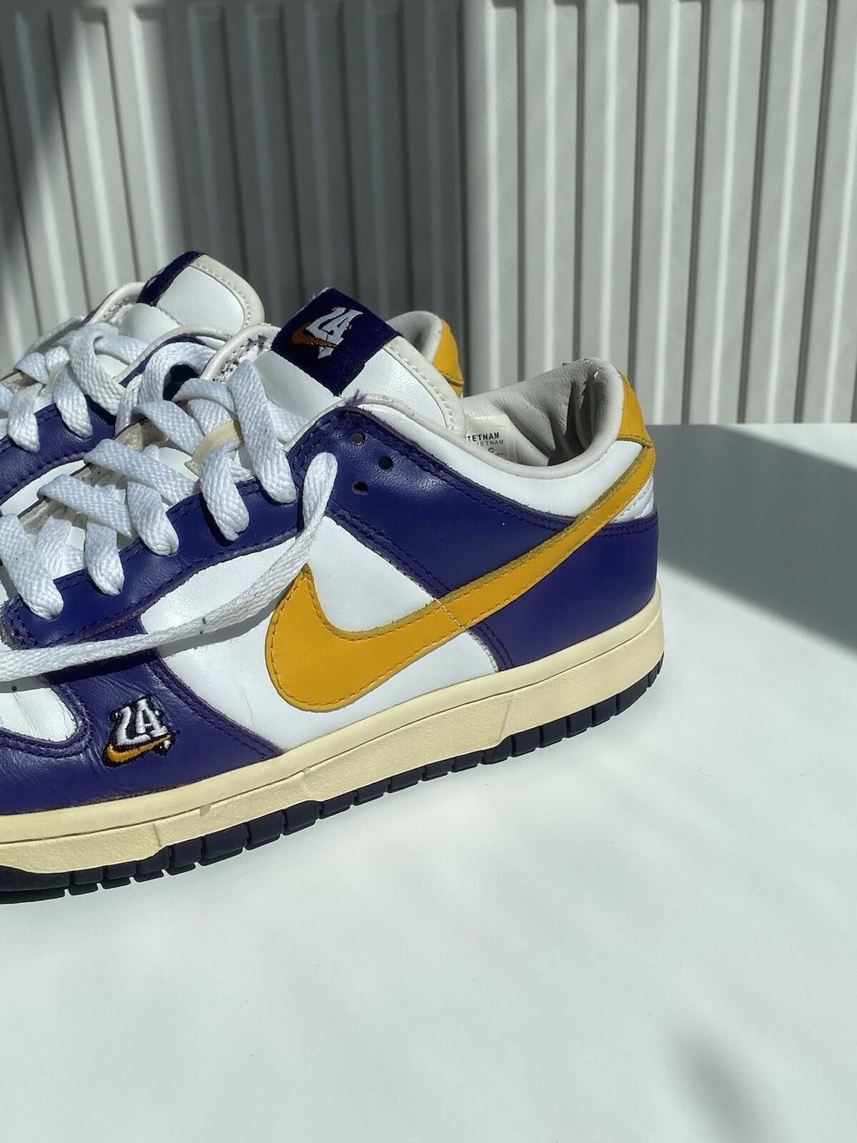 Nike 2004 Nike Dunk Low Lakers LA US7 Vintage Size US 7 / EU 40 - 3 Thumbnail
