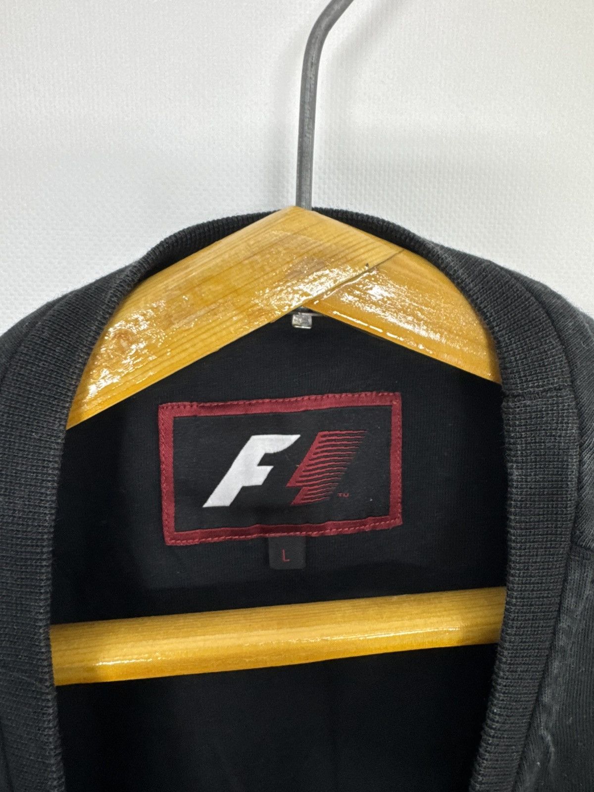 Formula 1 VINTAGE FORMULA 1 OFFICIAL MERCHANDISE BIG LOGO F1 Size US L / EU 52-54 / 3 - 4 Thumbnail
