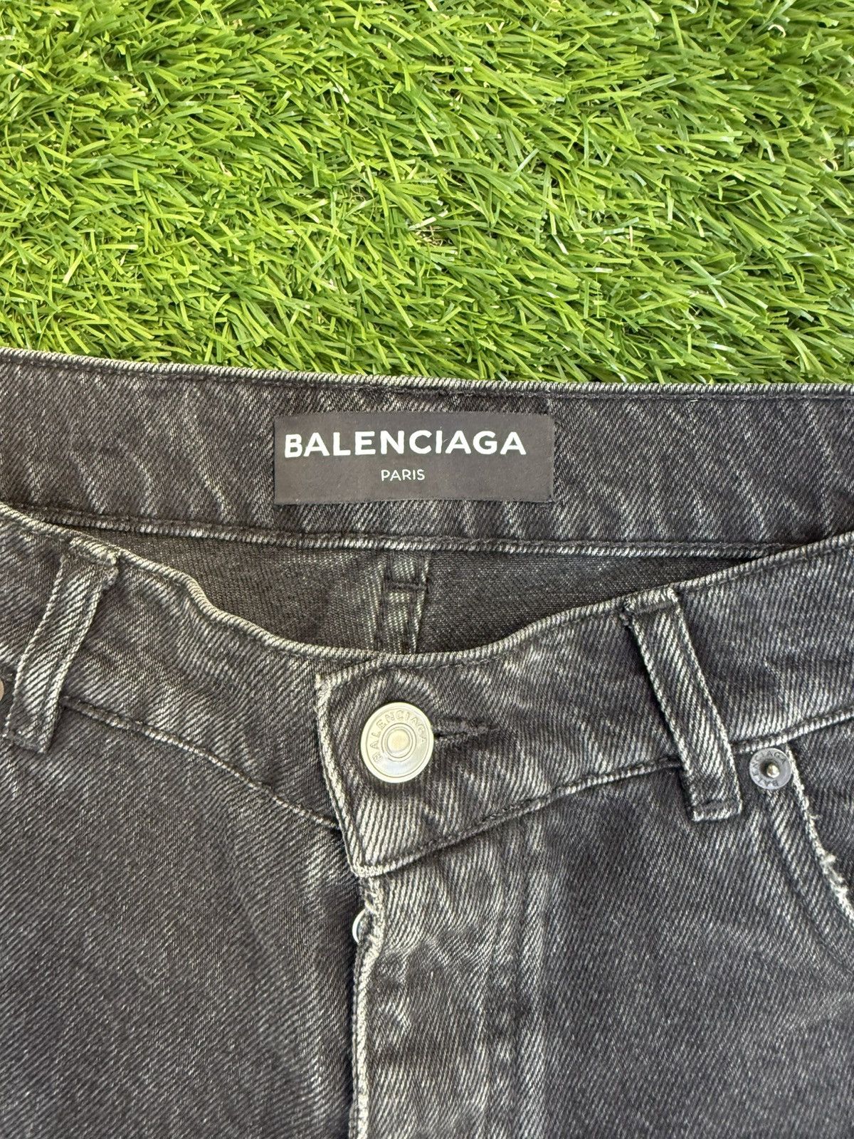 Balenciaga Balenciaga Straight Leg Denim in Black Size 30 Size US 30 / EU 46 - 2 Thumbnail