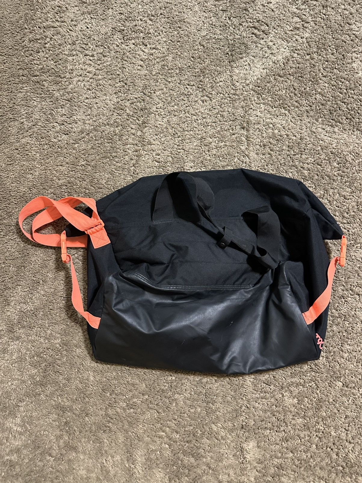 Nike Vintage Nike sportswear “triple black” duffel bag 00s Size ONE SIZE - 3 Thumbnail