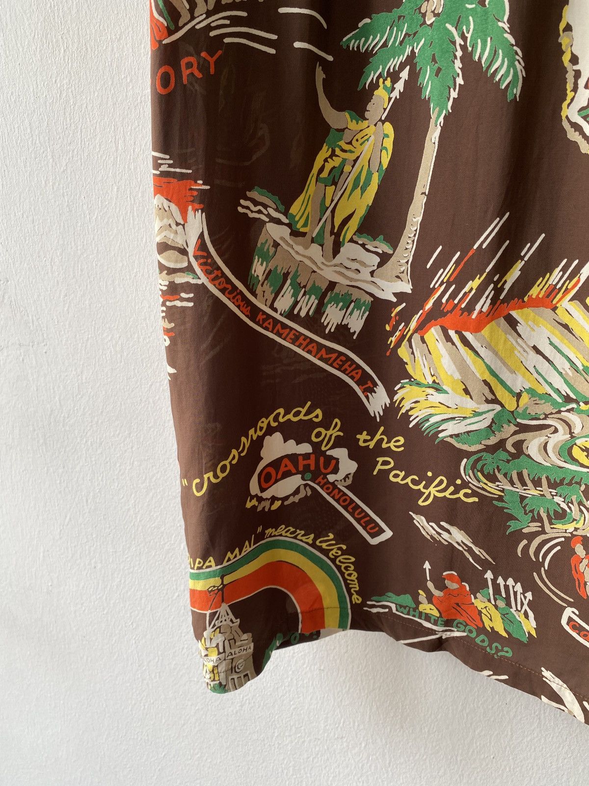 Japanese Brand × Sun Surf Allen & Hanson Brown History Of The Island Hawaiian Shirt Size US L / EU 52-54 / 3 - 14 Thumbnail