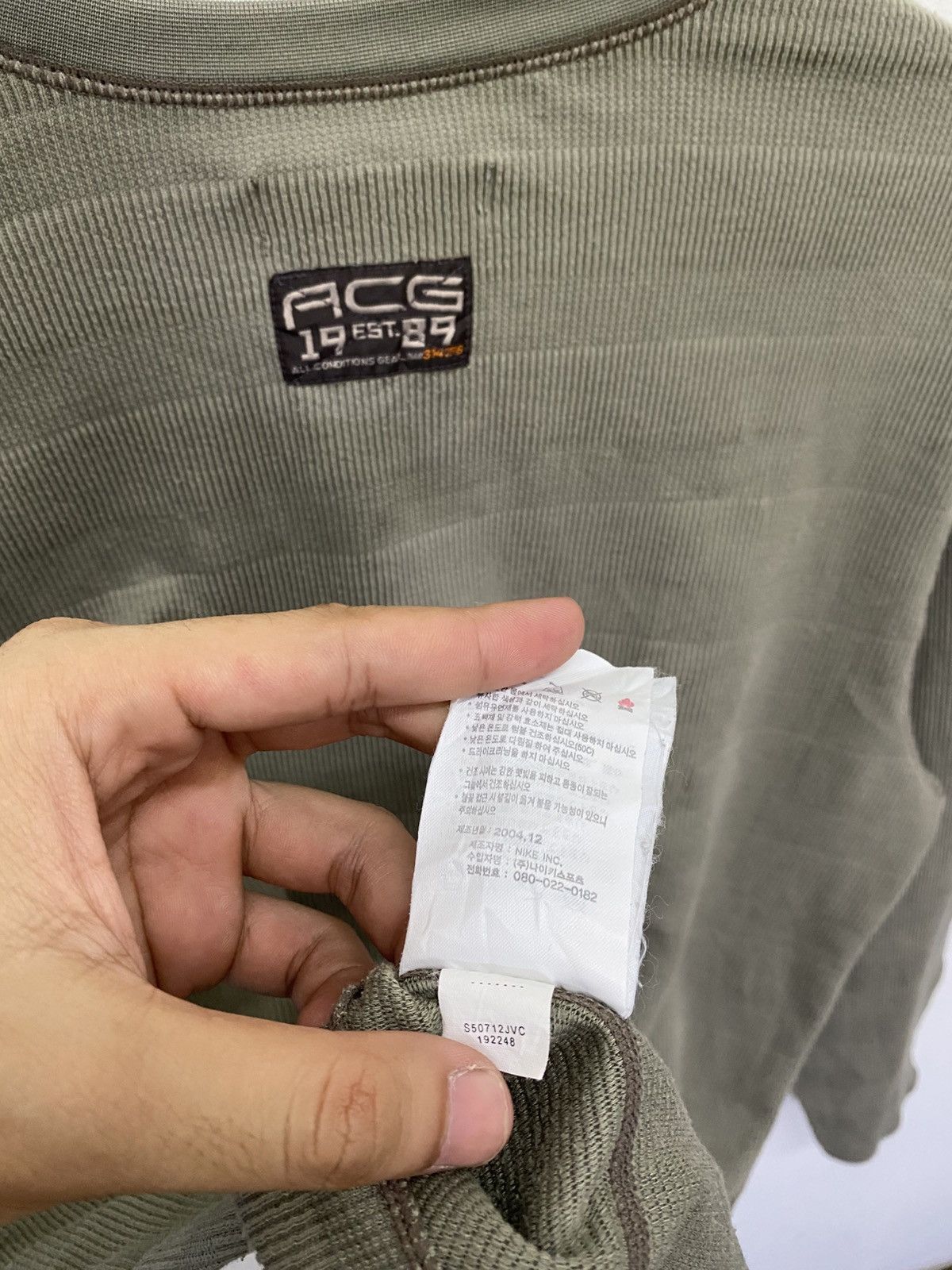 Vintage Vintage Nike Acg Sweatshirt Half Zipper Pullover Size US M / EU 48-50 / 2 - 7 Thumbnail