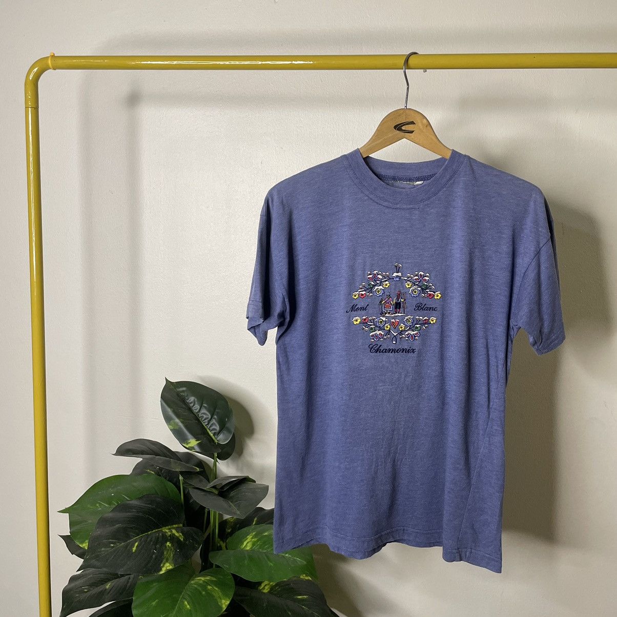 Montblanc × Vintage Vintage 1990s Mont Blanc Chamonix Resort Promo T Shirt Size US M / EU 48-50 / 2 - 1 Thumbnail